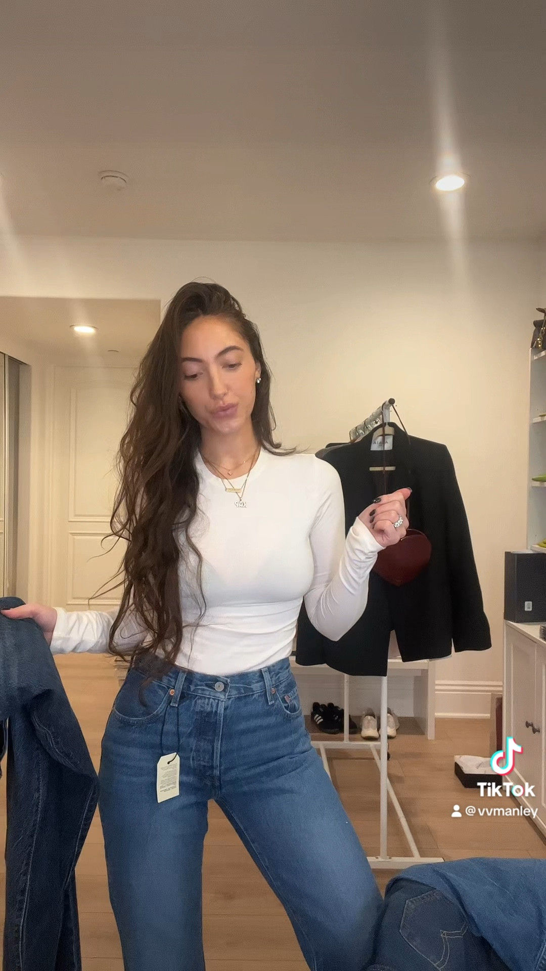 New denim! I’ve been on the hunt for new jeans & these are so good!

#LTKSpringSale #LTKfindsunder100 #LTKstyletip