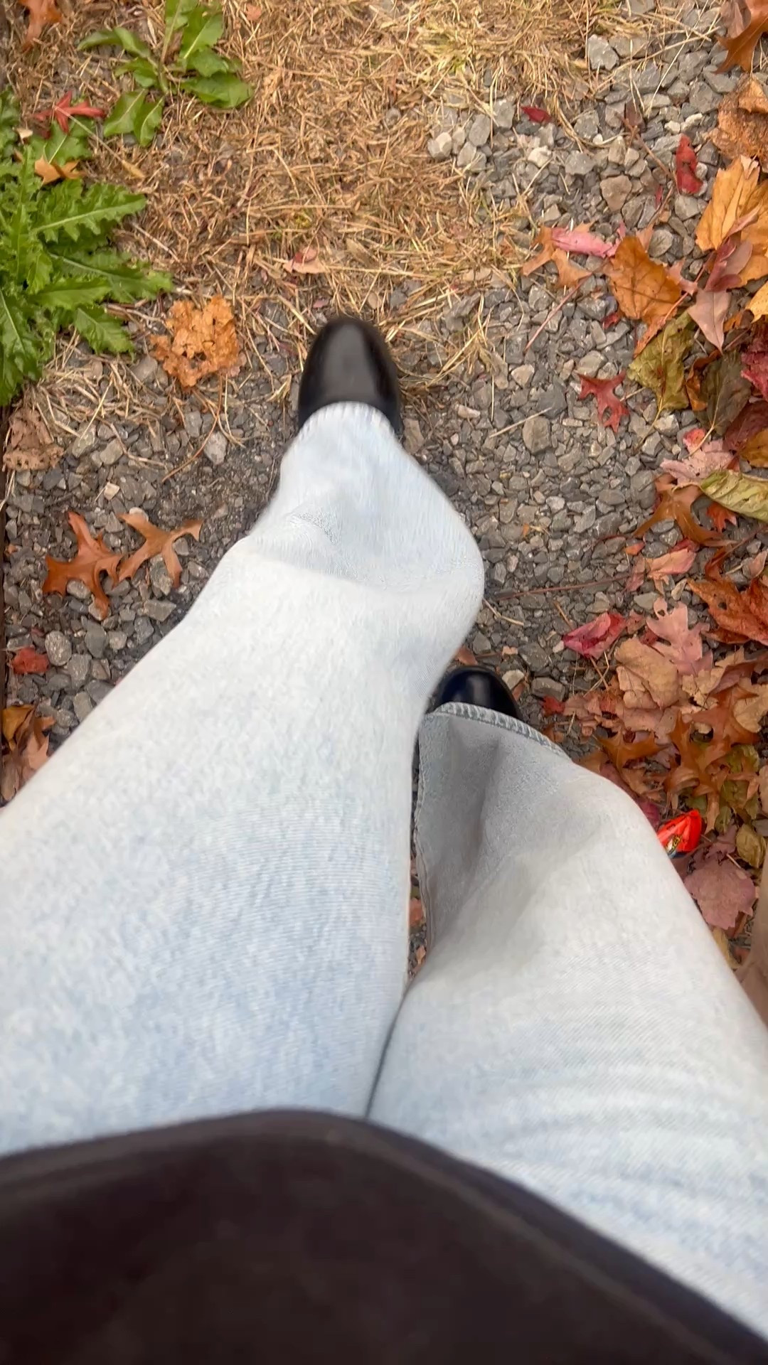 Back in my jeans 8 days postpartum and it feels SO good 🥹🫶🏽 I’m a denim girl at heart, so slipping into these stretchy, booty-hugging jeans with my Chelsea boots was an instant confidence boost. Loving the comfy waistband, the flattering fit, and how they still give shape even in this healing season.

Postpartum mamas, you really can feel comfortable and cute again 💁🏽‍♀️✨