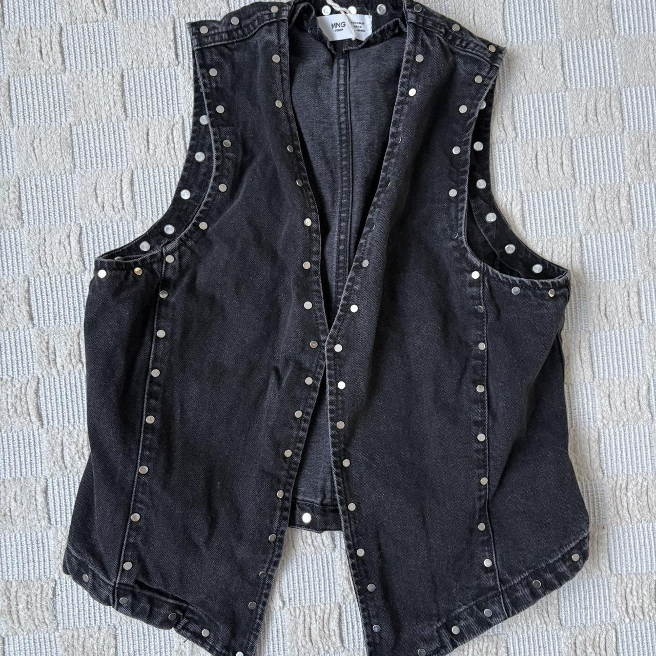 Mango Women's Vest - Black - M | Depop US