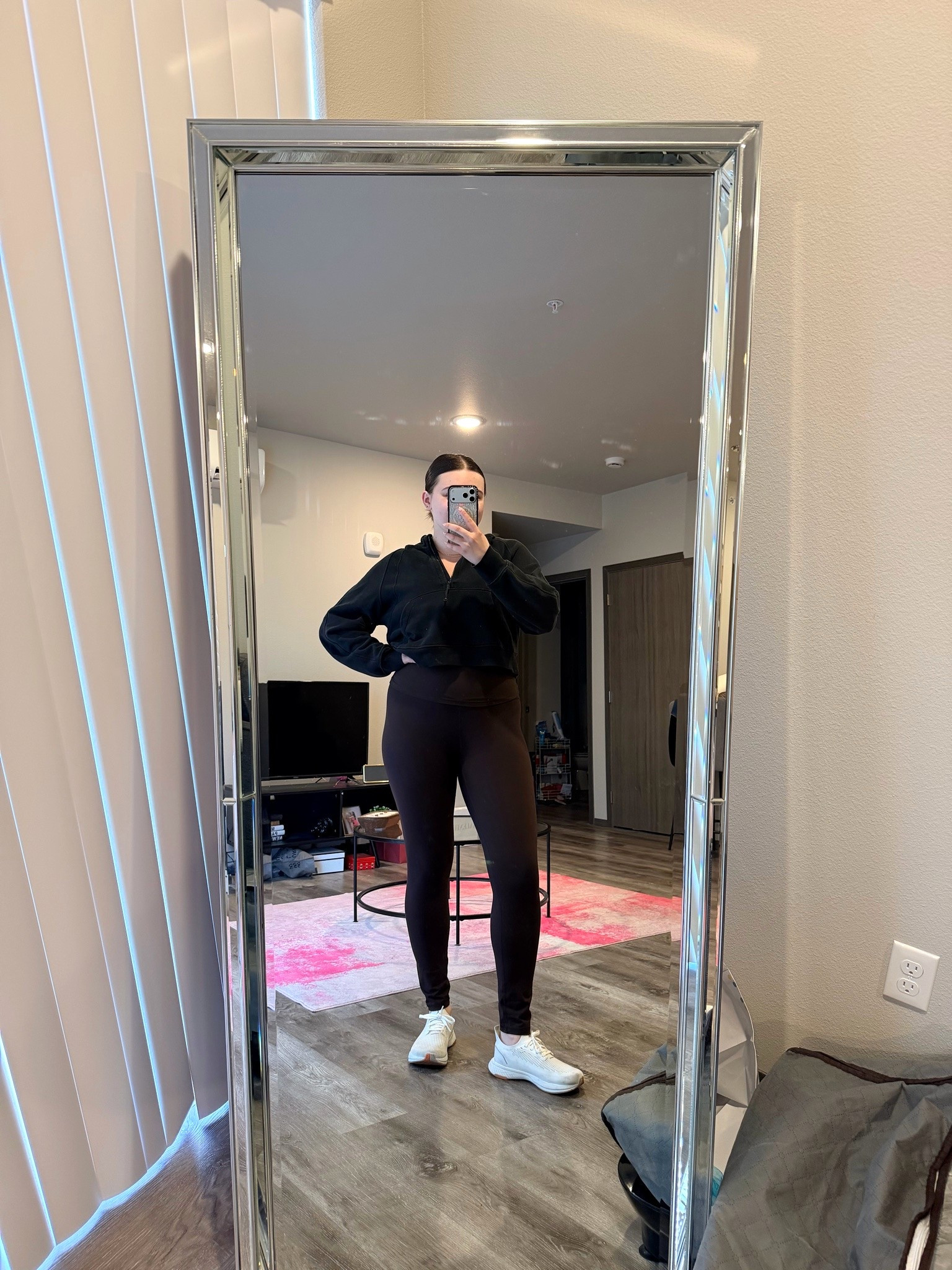 Softest workout set for the gym! Wore this for leg day today 😤

I’m wearing a size 8 sweatshirt, size L leggings and size 9 sneakers

#LTKfitnessgoals #LTKMidsize #LTKActive