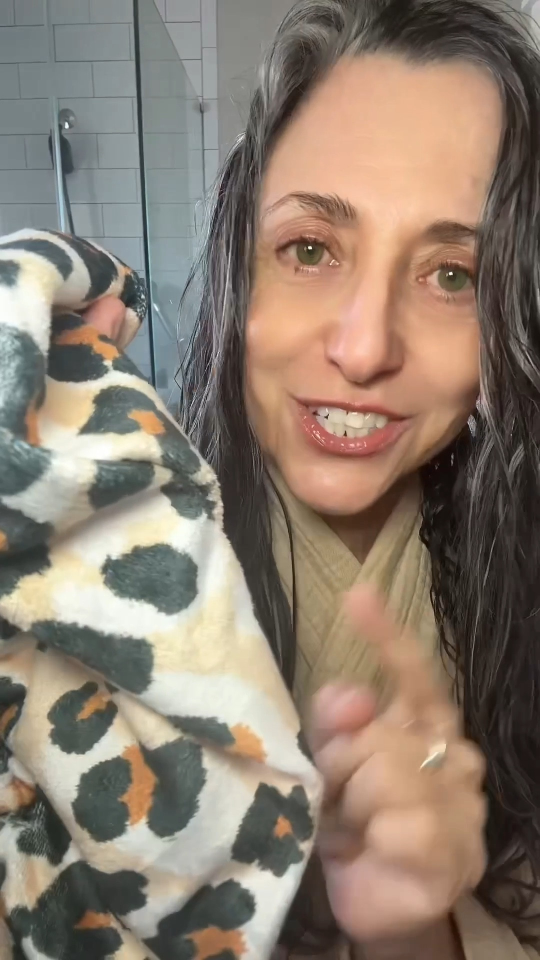 An easy air-dry routine for wavy hair and curly hair ✨ Less heat = less damage, less breakage, and healthier curls over time. Perfect for natural waves, loose curls, and anyone trying to grow long, strong hair without heat styling. Using @Kitsch tools for a simple, low-maintenance curl routine.

#airdriedhair #airdriedcurls #airdrywavyhair #curlyhairroutine #wavyhairroutine #heatlesshair #curltok #wavyhair #curlyhairtips #naturalcurls #healthyhairjourney #lowheatstyling #kitsch #curls#curlyhair#wavyhairroutine#curlyhairroutine#airdried

#LTKBeauty #LTKselfcare