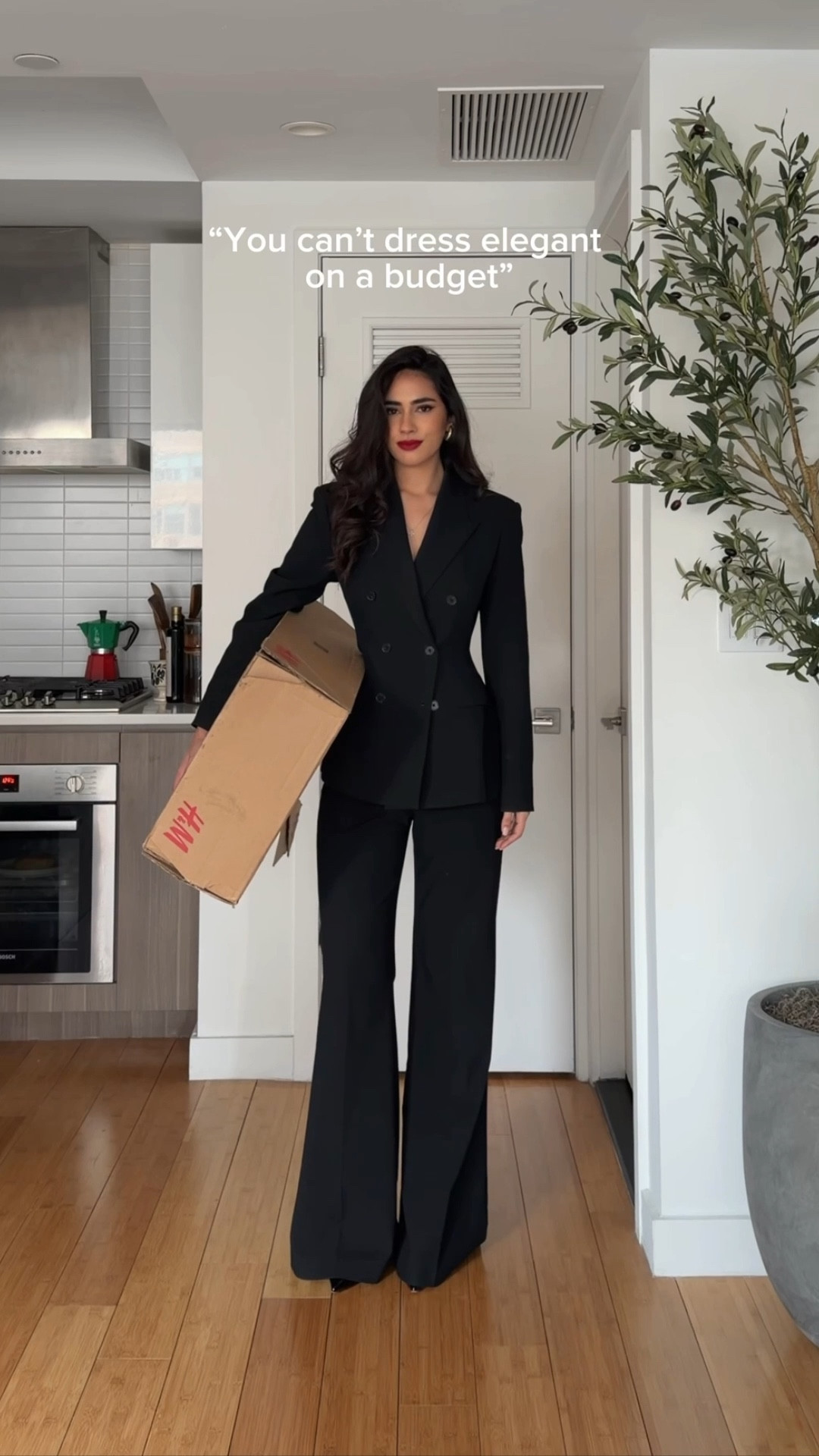 “You can’t dress elegant on a budget.”
Watch me!🤍

H&M. Good tailoring. Neutral tones. Proper posture.
That’s it. 🤍

Elegance was never about the label. It’s about posture, discipline, tailoring, and how you carry yourself.
Which one is your favorite?🫶🏽

#LTKWorkwear #LTKootd #LTKSpringSale