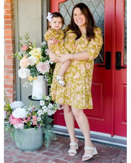 It doesn’t get much cuter than these matching dresses! I love The Pioneer Woman Mommy & Me collection at Walmart - this is the Ruffled Puff Sleeve Dress in papaya ! 

#walmart #mothersday #shopsmart #matching #mommyandme #mamaandmini

#LTKfamily #LTKSeasonal #LTKunder50