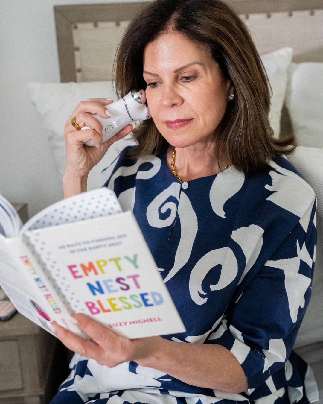 A few of my favorite at-home beauty and wellness devices paired with books by some pretty fabulous women—because apparently I can’t simply sit still and read anymore!

A little multitasking, a little self-care and, of course, a cute matching set to do it all in. 😉 Nest Blessed* by Suzy Mighell

And if you’re interested in my laser cap, use code GWEN10 for a discount. ✨

#athomespa #wellness #mustreadbooks

#LTKmomlife #LTKselfcare #LTKOver40