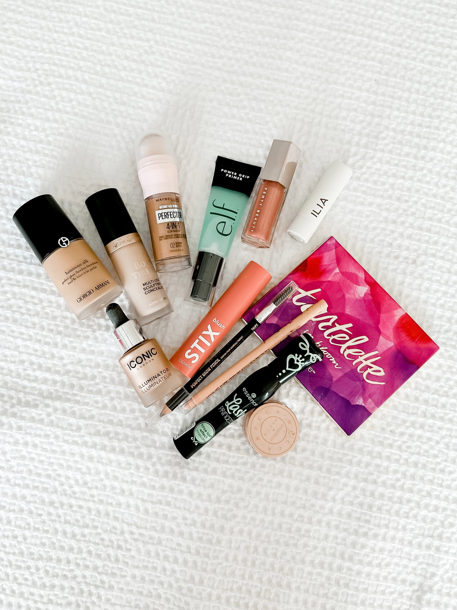 Make up favorites //

Beauty favorites. Make tutorial. Fake awake. Tarte eyeshadow palette. Color pop blush. Giorgio Armani foundation. Fenty beauty lip gloss. Becca under eye. Essence mascara. Elf primer. Ilia lip balm. Iconic London illuminator  

#LTKbeauty #LTKFind #LTKSeasonal
