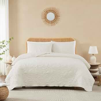 B2EVER Ivory Quilt Set King Size with Pillow Sham, Ultra Soft Microfiber Lightweight Bedding Beds... | Amazon (US)