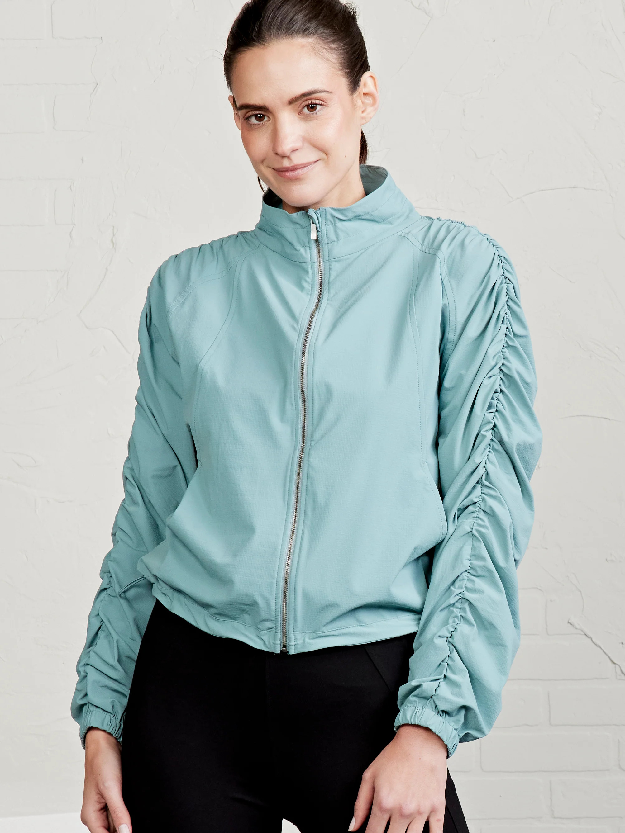 Jet Set Ruched Windbreaker | tasc Performance