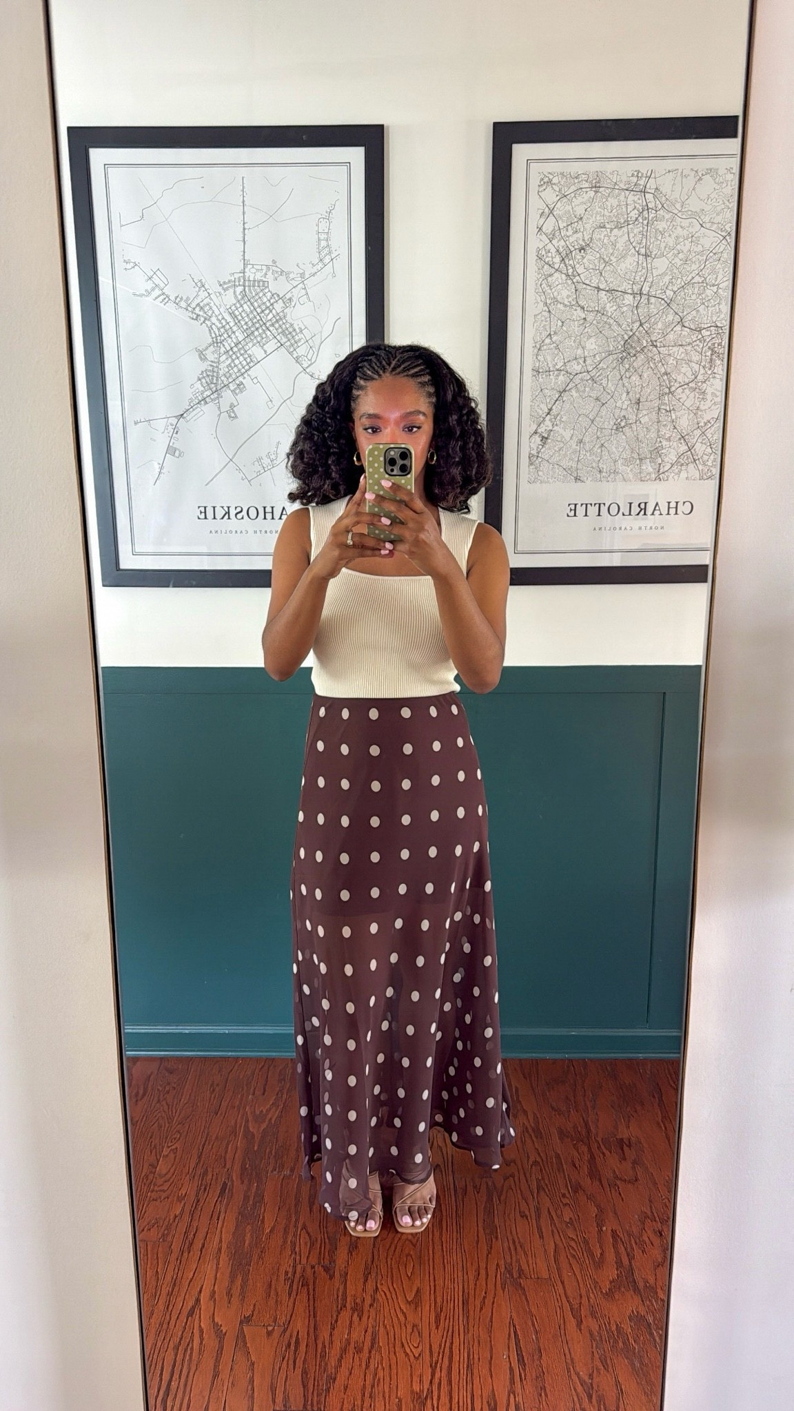 Cute brown polka dot skirt!

#LTKgrwm #LTKootd #LTKTravel