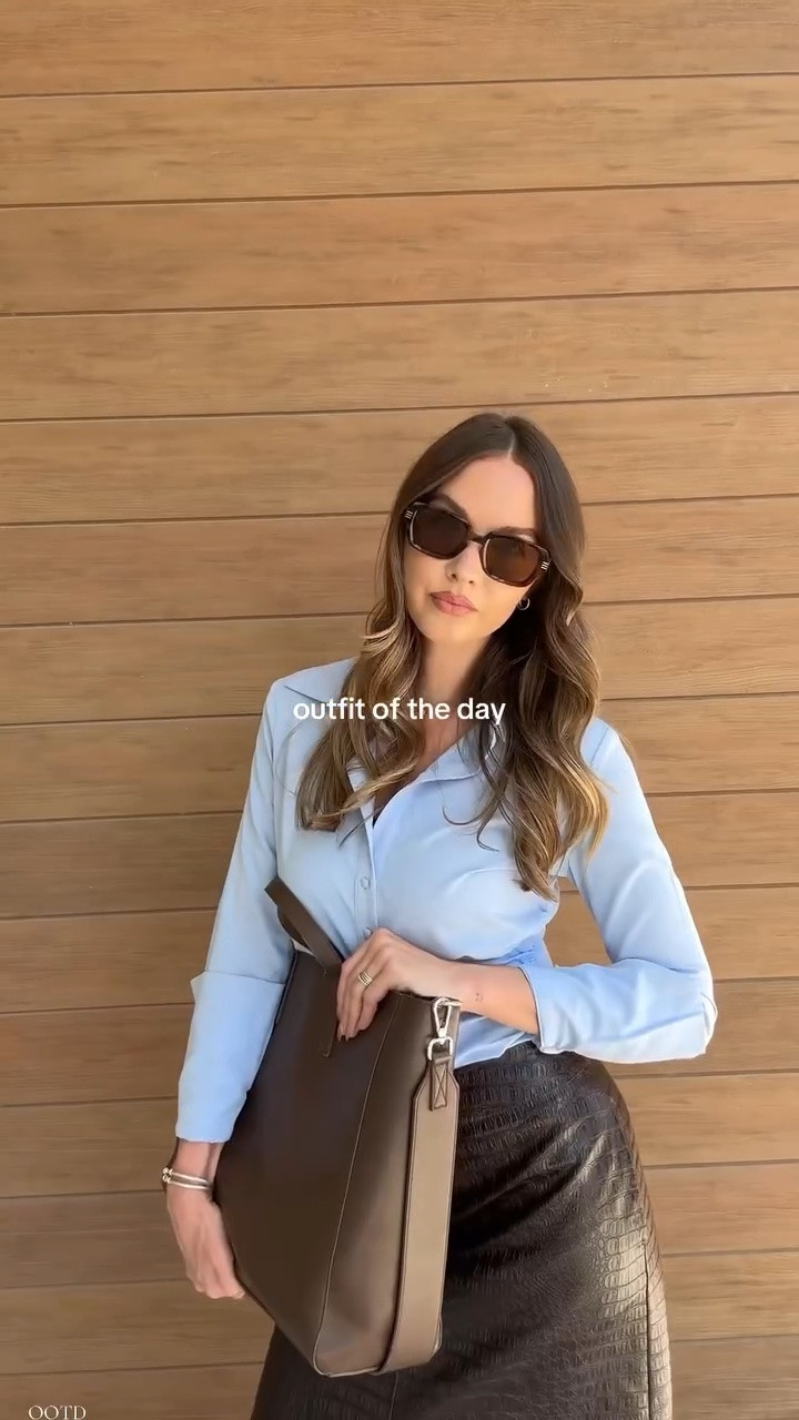 Happy 🐪 day! 

@prettylittlething 
@meshki 
@nastygal 
@burberry 
@calpak 

#ootd 
#ootdinspo
#officeoutfit 
#workwear 
#workoutfit

#LTKootd #LTKTall #LTKWorkwear