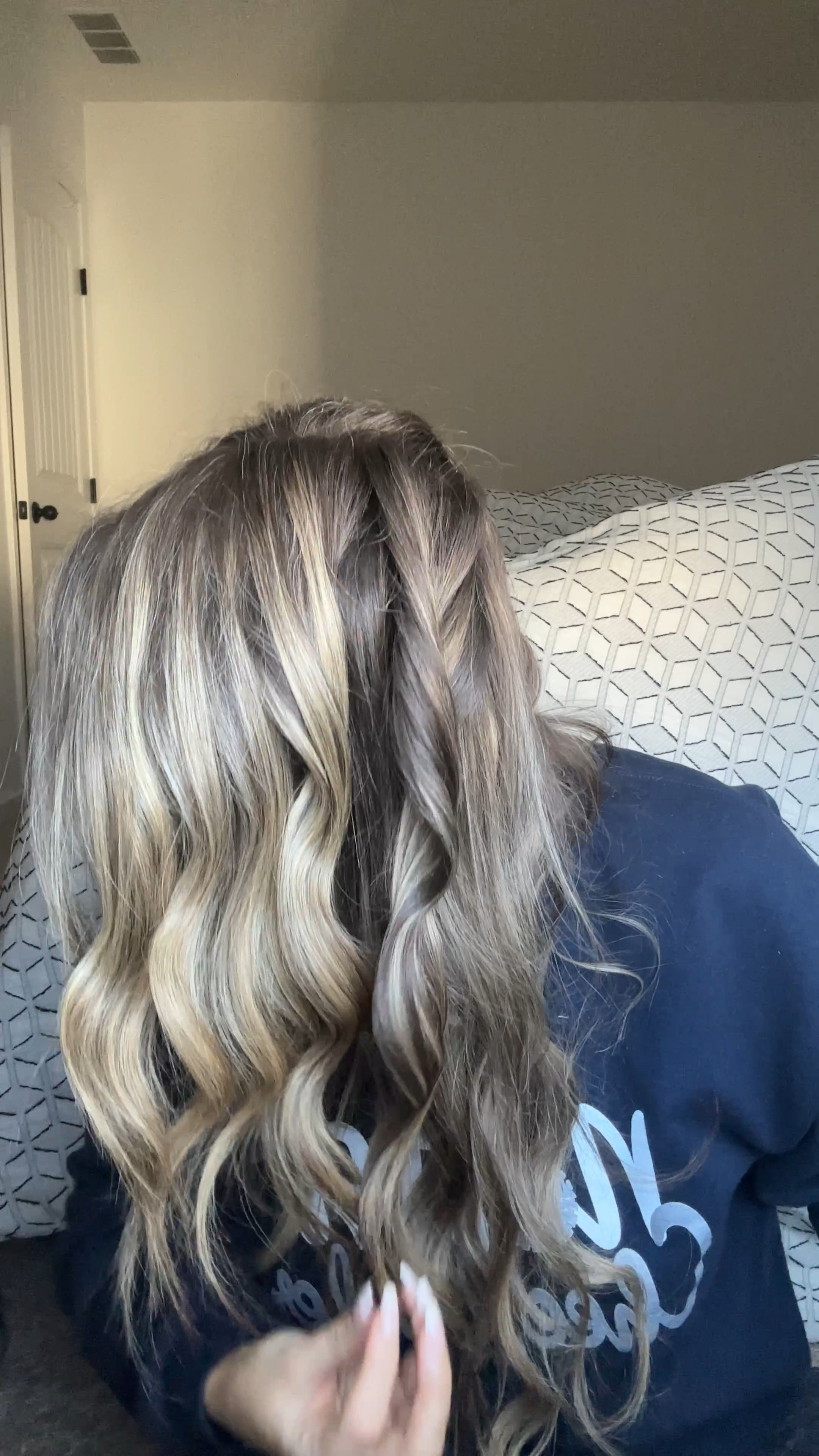 Beachy, messy hair style using this tool that’s under $25

#LTKMostLoved #LTKbeauty #LTKstyletip