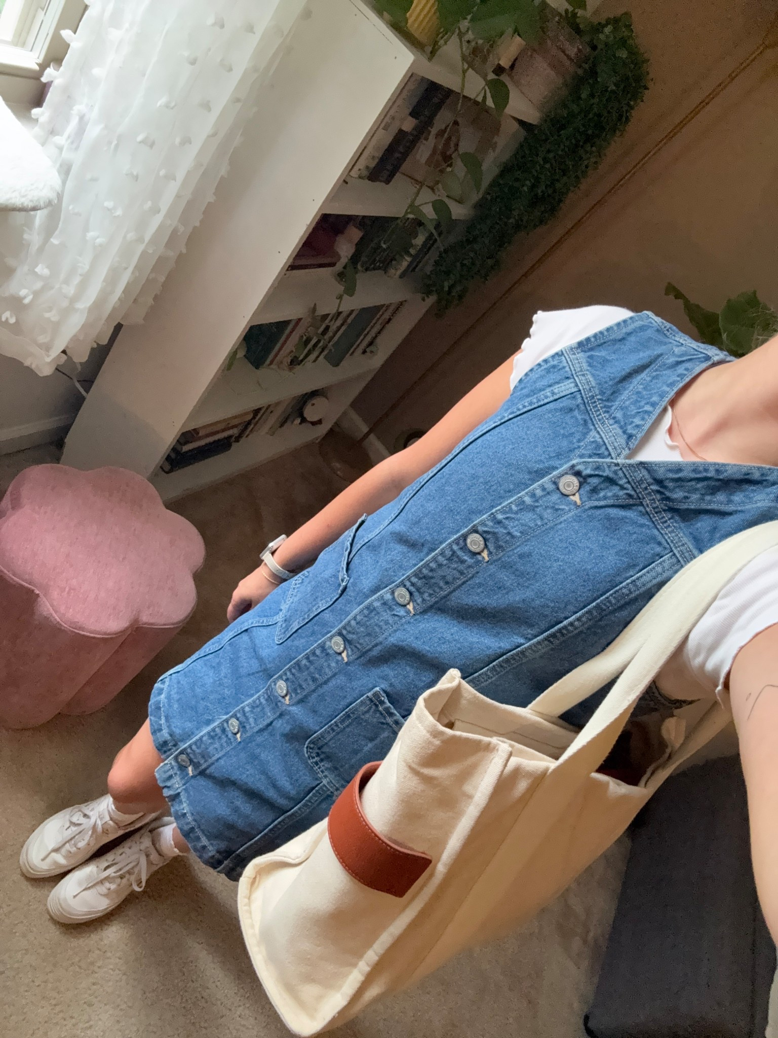 For all my tiny girls… you need this denim dress!!! I’m wearing either an XL or XXL. I’m 5 ft! 

#LTKWorkwear #LTKPetite #LTKSeasonal