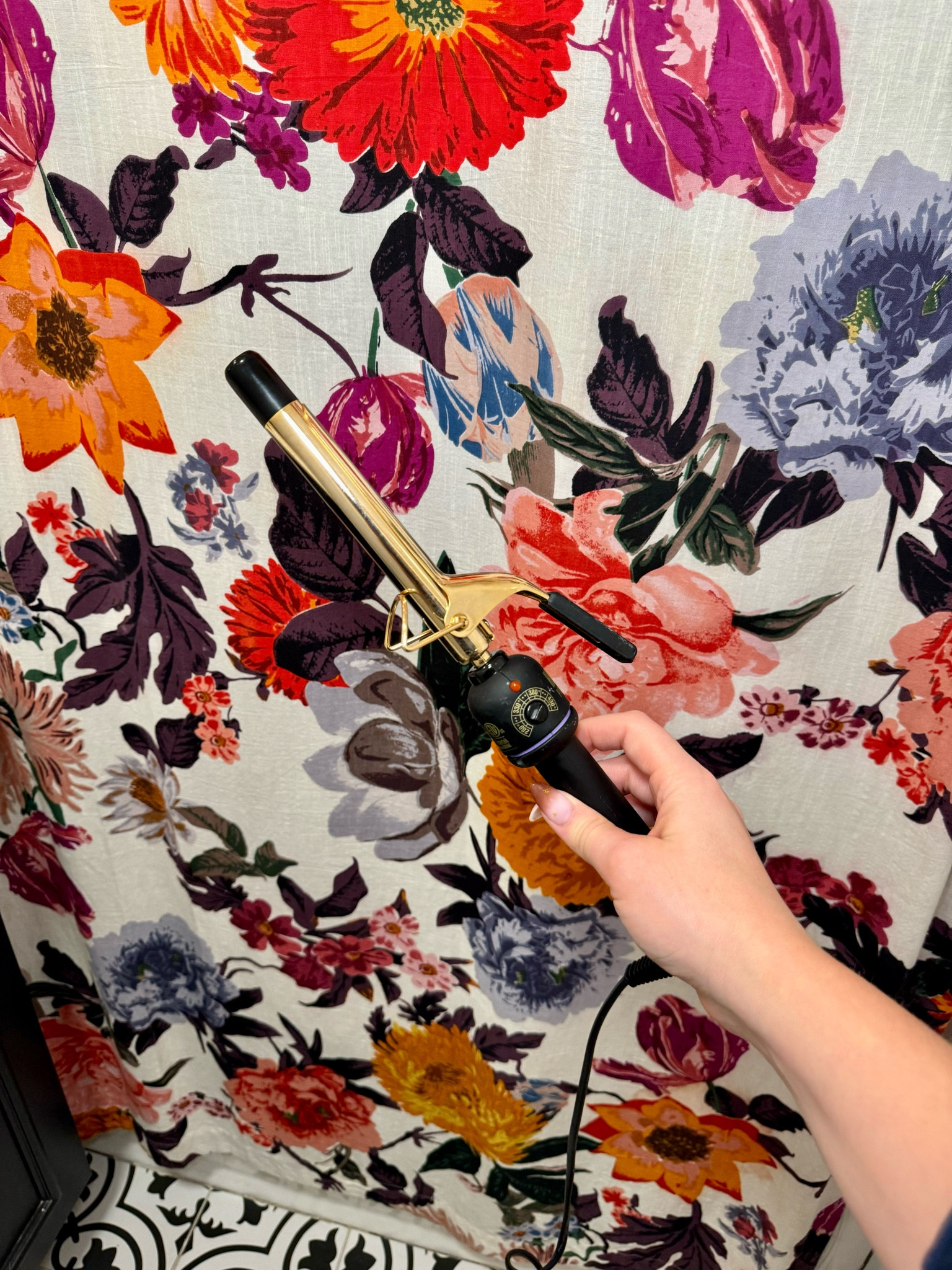 3/4 inch hot tools curling iron for tight curls, hair

#LTKBeauty #LTKFindsUnder50