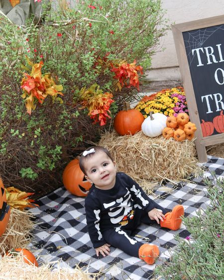 halloween baby outfit, skeleton onesie, pumpkin baby socks

#LTKHalloween #LTKfamily #LTKbaby