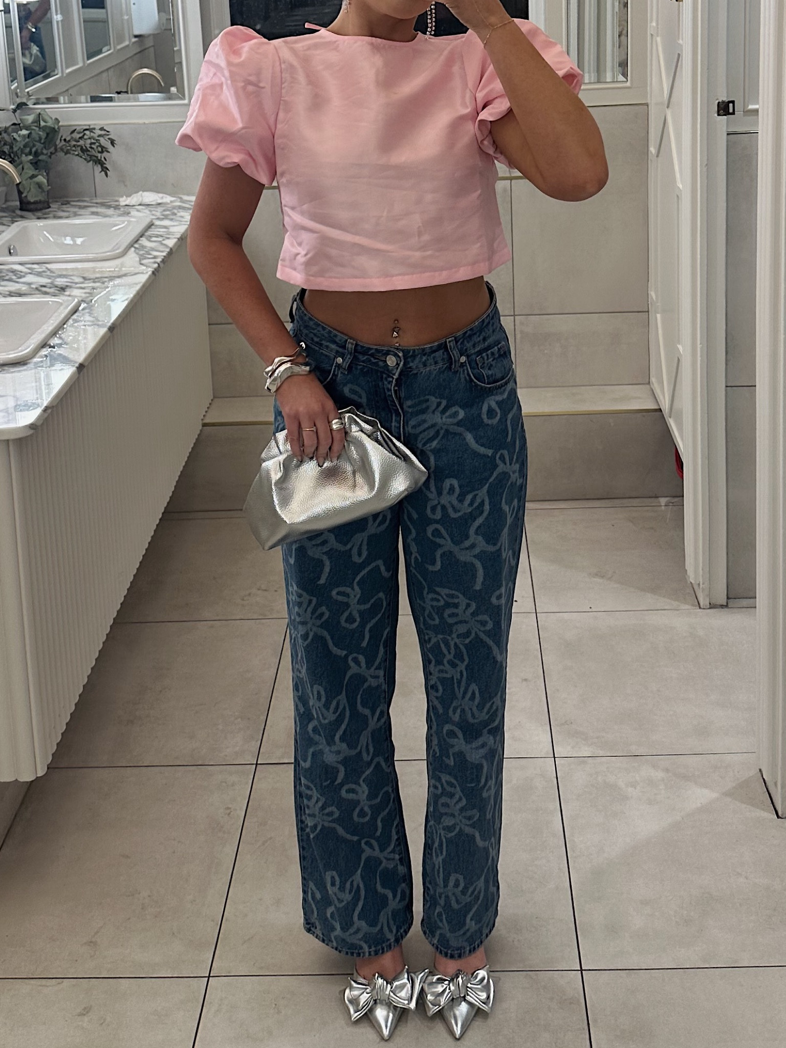 Jeans and a nice top is always a good idea 

#LTKpartywear #LTKgiftguide #LTKeurope