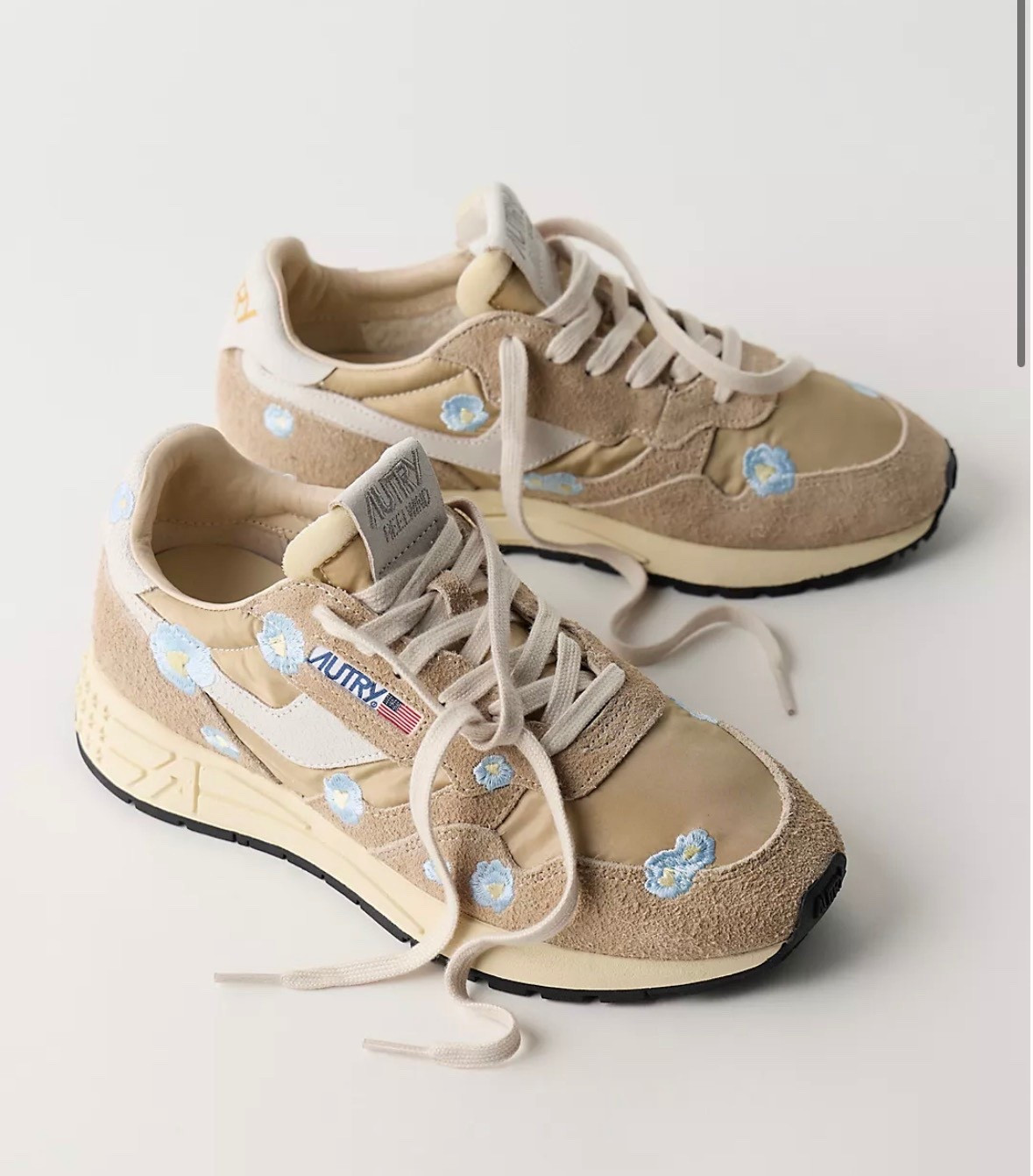 If spring was a sneaker 🌼

autry, free people, sneakers, shoe crush, spring style, spring sneakers 

#LTKSeasonal #LTKmomlife