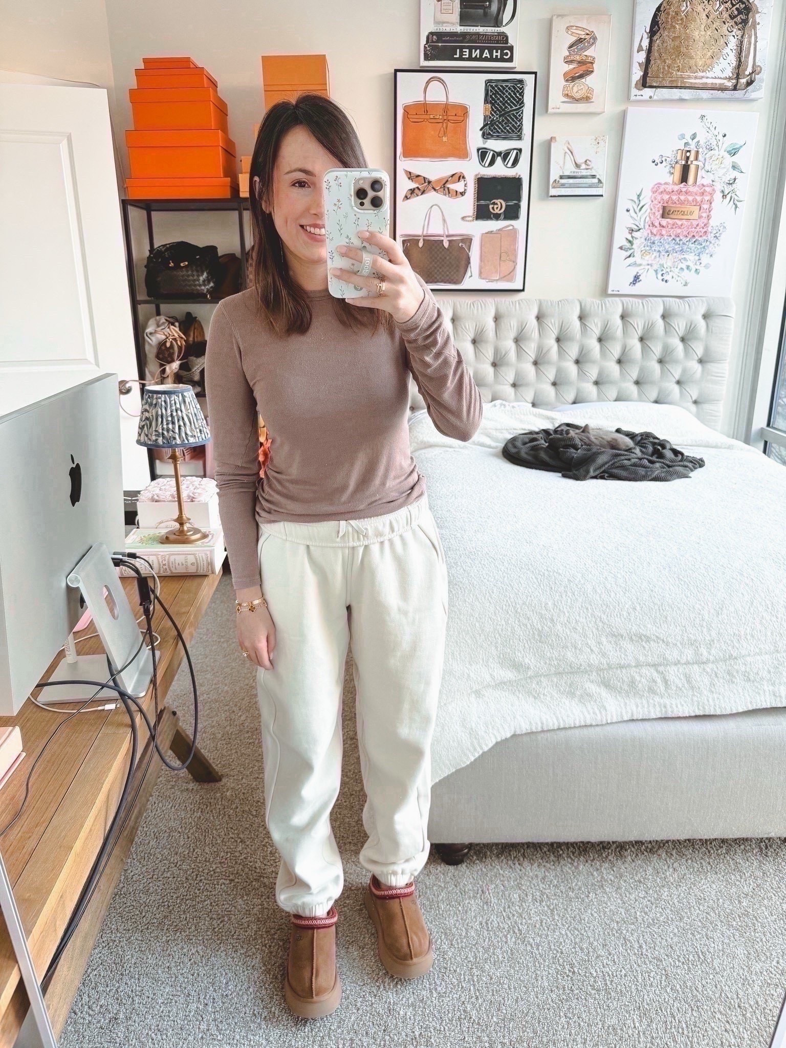 Lululemon hold tight top (6) with jogger fleece sweatpants in bone (small)



#LTKootd #LTKFindsUnder100 #LTKSeasonal