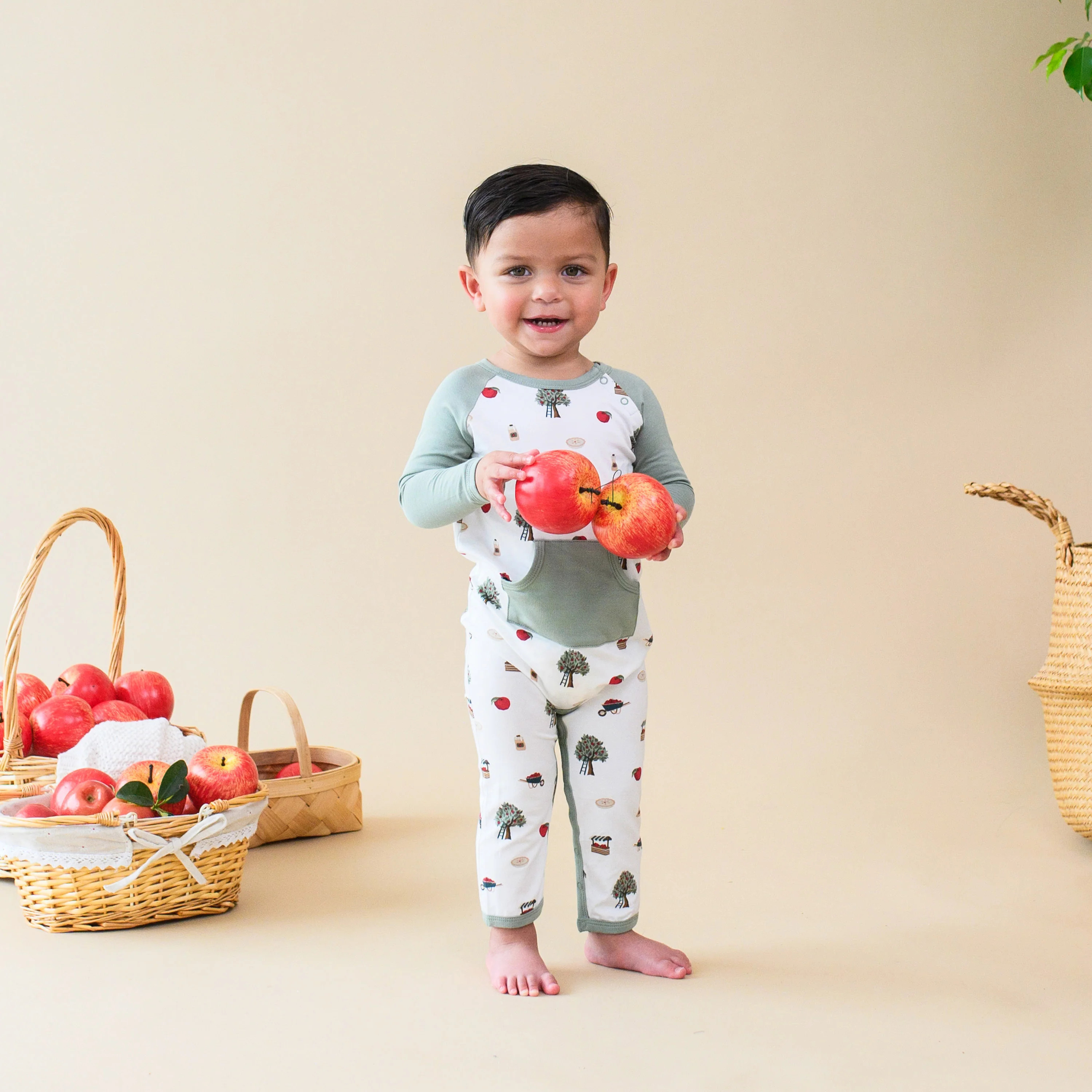 Longall in Apple Orchard | Kyte BABY