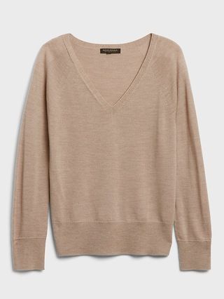 Seamless Merino V-Neck Sweater in Responsible Wool | Banana Republic (US)