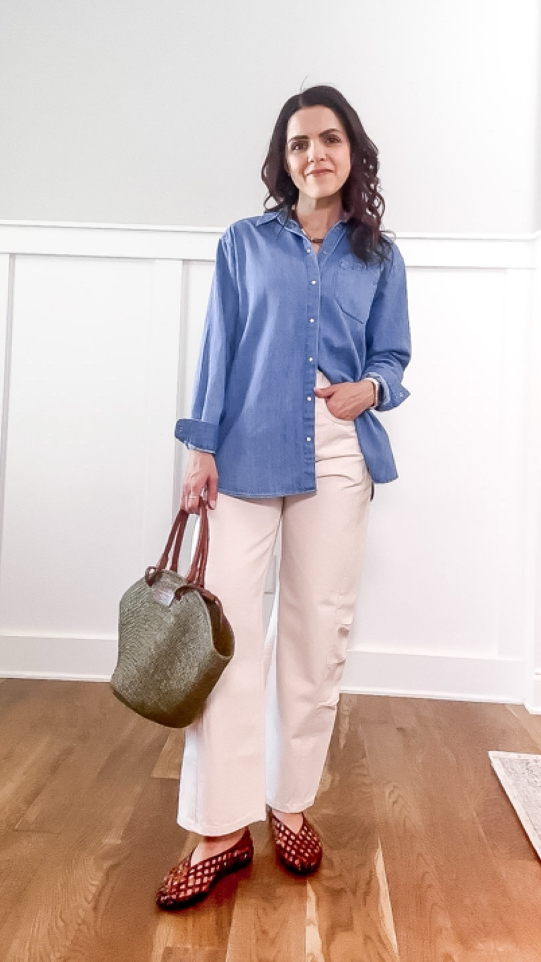 Outfit formula: white denim + chambray | One of my favorite spring combinations.

White barrel jeans, chambray button down, woven tote, woven flats

#LTKootd #LTKgrwm