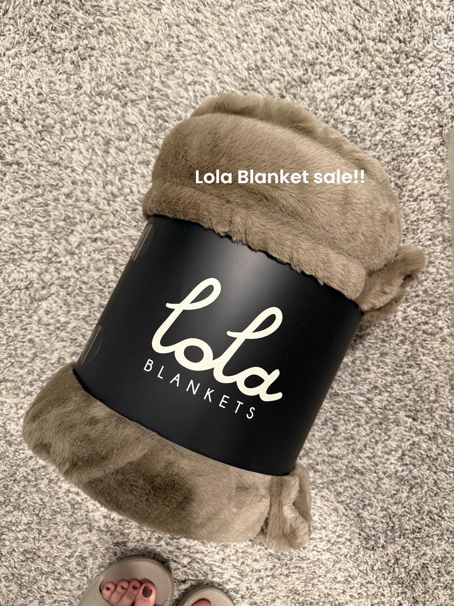 OLIVIA55 for 55% off my absolute favorite throw blankets - for gifting or cozy at home! Large = great for 2 people, XL = whole fam (pictured: Desert Dune) 

#LTKSaleAlert #LTKHome #LTKGiftGuide