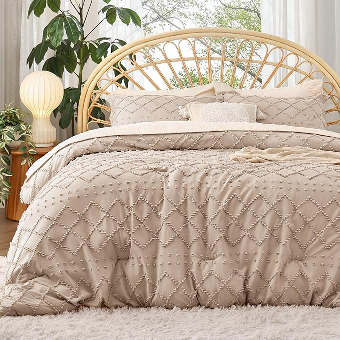 Bedsure King Comforter Set - Warm Tan Comforter, Boho Tufted Shabby Chic Bedding, 3 Pieces Vintag... | Amazon (US)