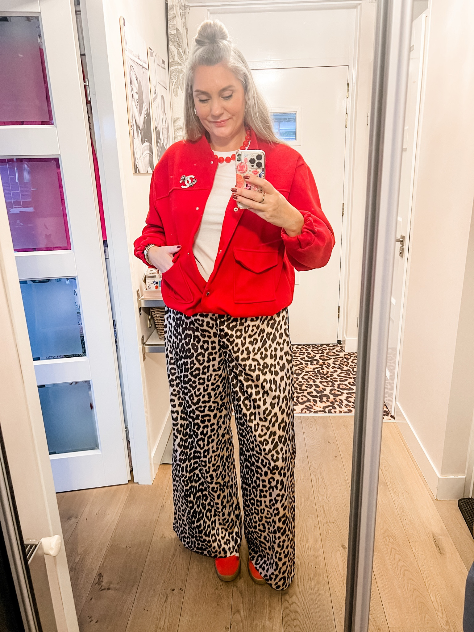 Ootd - Tuesday. Red bomber jacket (Most Wanted), white slim fit t-shirt, red necklace, leopard print satin trousers (Shoeby), red suede sneakers. 



#LTKnederlands #LTKwinter #LTKeurope
