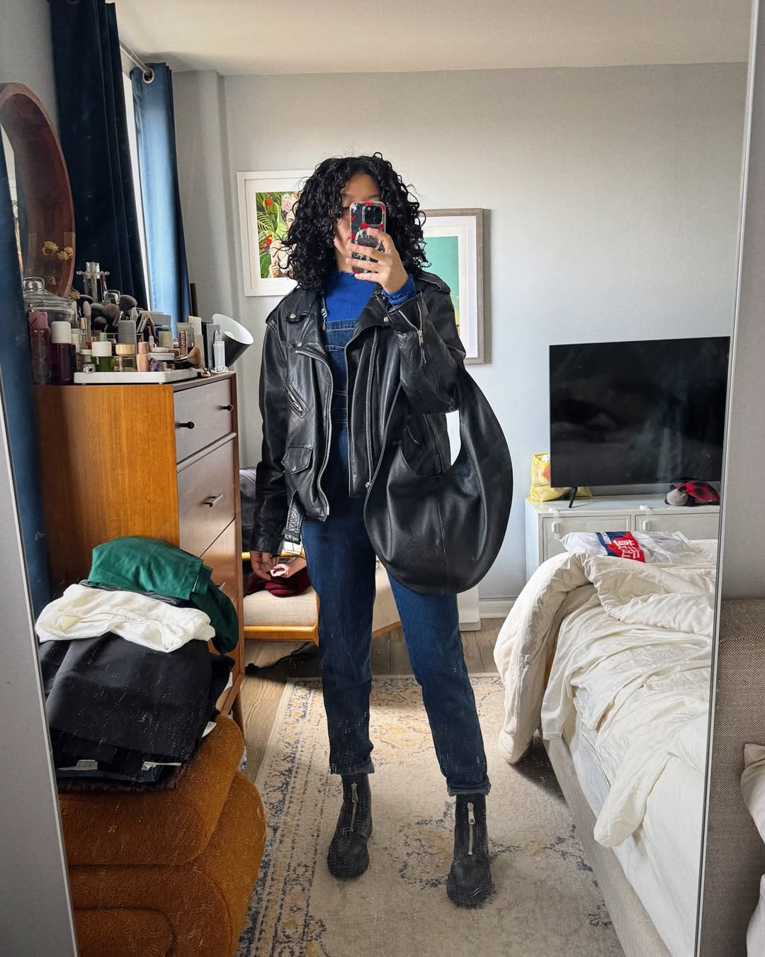 What She Carries: Weekend market stroll or city night out. The Market Tote keeps up with both. 🖤 

// Casual, Casual Outfits, Casual Chic, Comfy Casual, Chic Casual, Womens Casual Outfit, Casual Style, Fashion, Outfits, Outfit Ideas, Outfit Inspo, Trending, Trendy, Trendy Outfits, Mom Fit, Mom In Style, Mom Style, Mom Outfits, Mom Fashion, Fall Mom Outfits, Casual Mom Outfits, Tote Bag, Shoulder Bag, Jackets, Jacket Women, Jeans, Jeans Women, Boots, Ankle Boots 

 

#LTKStyleTip #LTKShoeCrush #LTKItBag