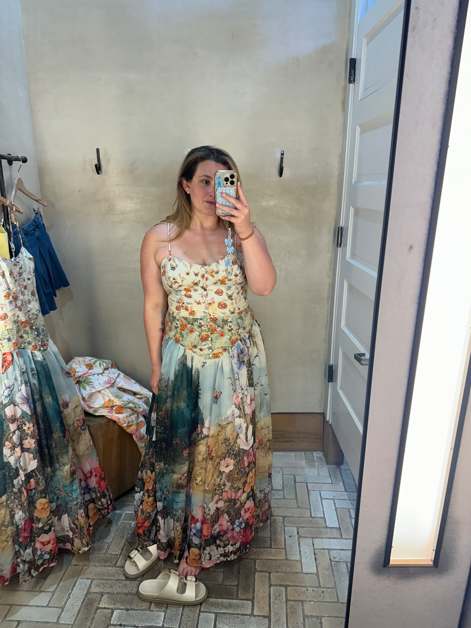 This is a PERFECT wedding guest dress!! 

#LTKWedding #LTKParties #LTKMidsize