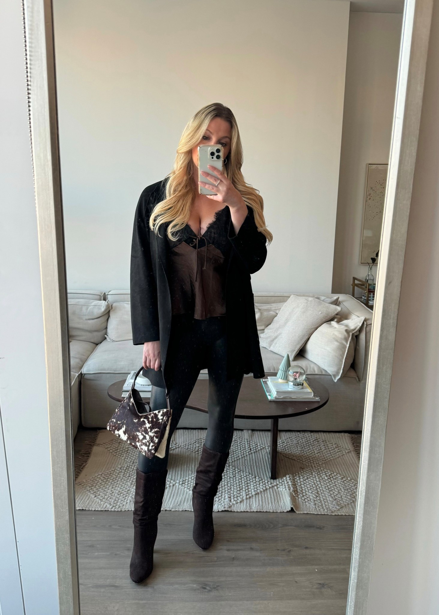 Spanx leggings are 50% off • Top on sale (bag is Staud from last year
& boots are old- linking similar and on sale!)

#LTKSaleAlert #LTKFindsUnder100