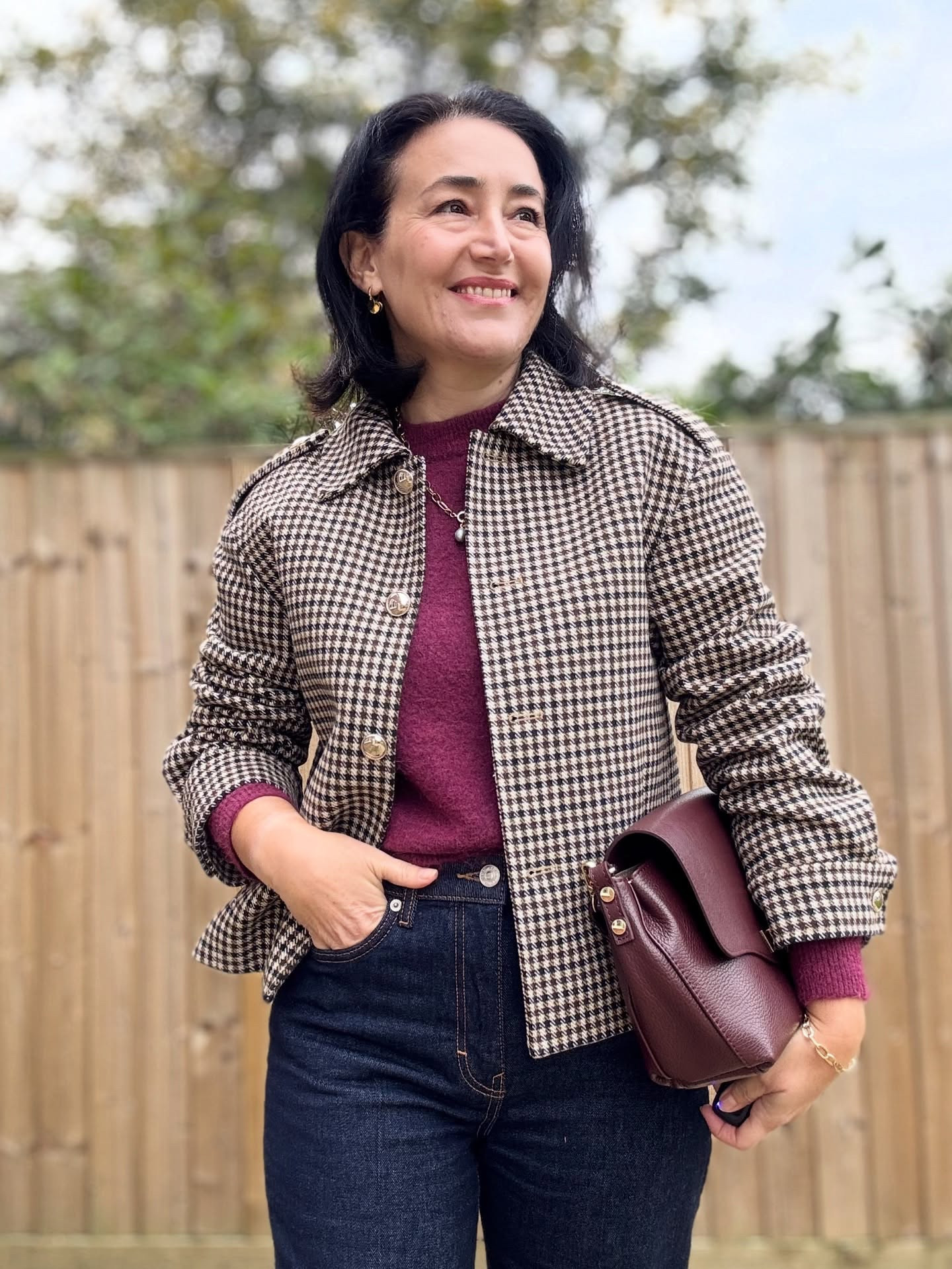 Well, it was certainly not coat weather yesterday! This whole week looks rather fabulous too! Is it sunny where you are?😎

.
.
AD/PR
Twist clasp bag @eliebeaumont 
10% off with EMMS10 
Dante burgundy boots @lunarshoesonline

.
.
.
.
.
#eliebeaumont #lovelunar #lunarshoes
#mymarks #marksandspencer #turnupjeans #marksandspencerstyle #checkcoat 
#autumnoutfit #over40style #whattowearnow #howtostyle #casualchicstyle