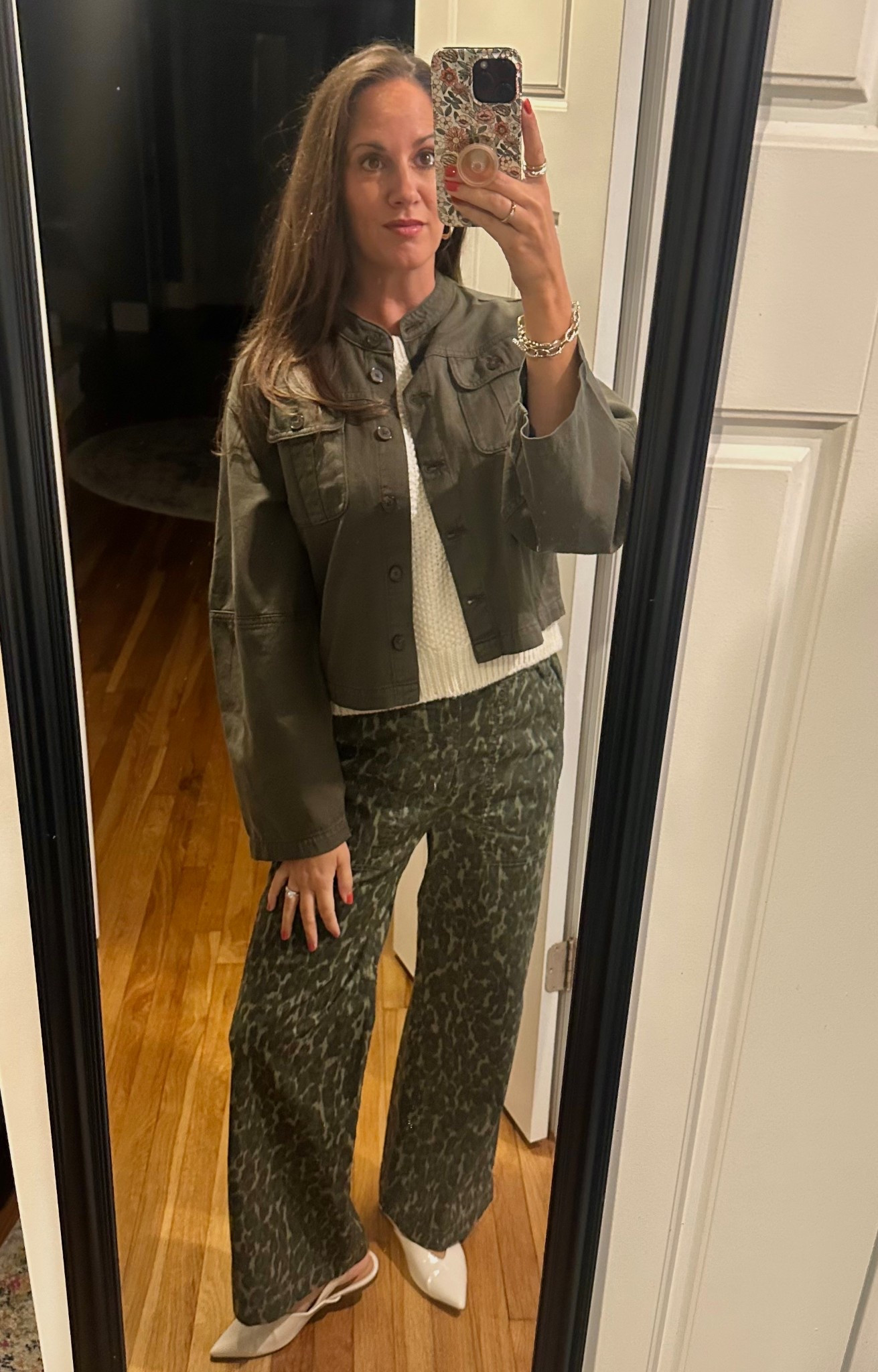 wowww do I LOVE these gap pants — incredibly comfortable, flattering and can be styled in so many ways and with really any kind of footwear. GET THESE PANTS! #Gap #GapFactory #fallOOTD 

#LTKFindsUnder50 #LTKWorkwear #LTKSeasonal