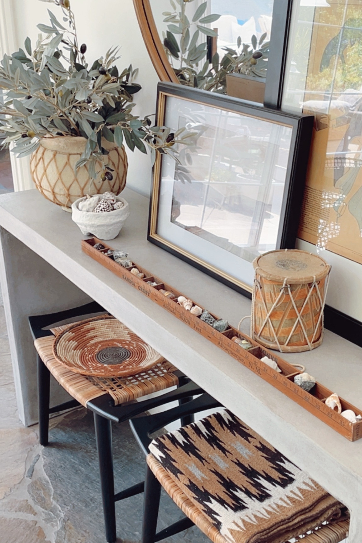 Console table decor 👏🏻

#homedecor #furniture #artprint #homeaccessories

#LTKStyleTip #LTKHome #LTKFindsUnder50