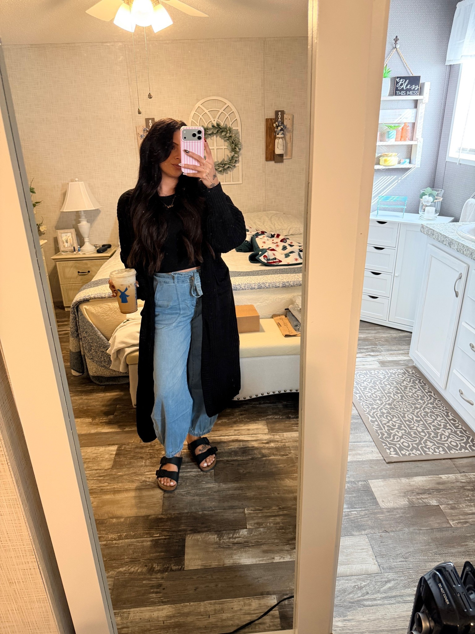 Casual little outfit for that easy lazy girl mom style we all know and love 

#LTKootd #LTKFindsUnder50 #LTKMidsize