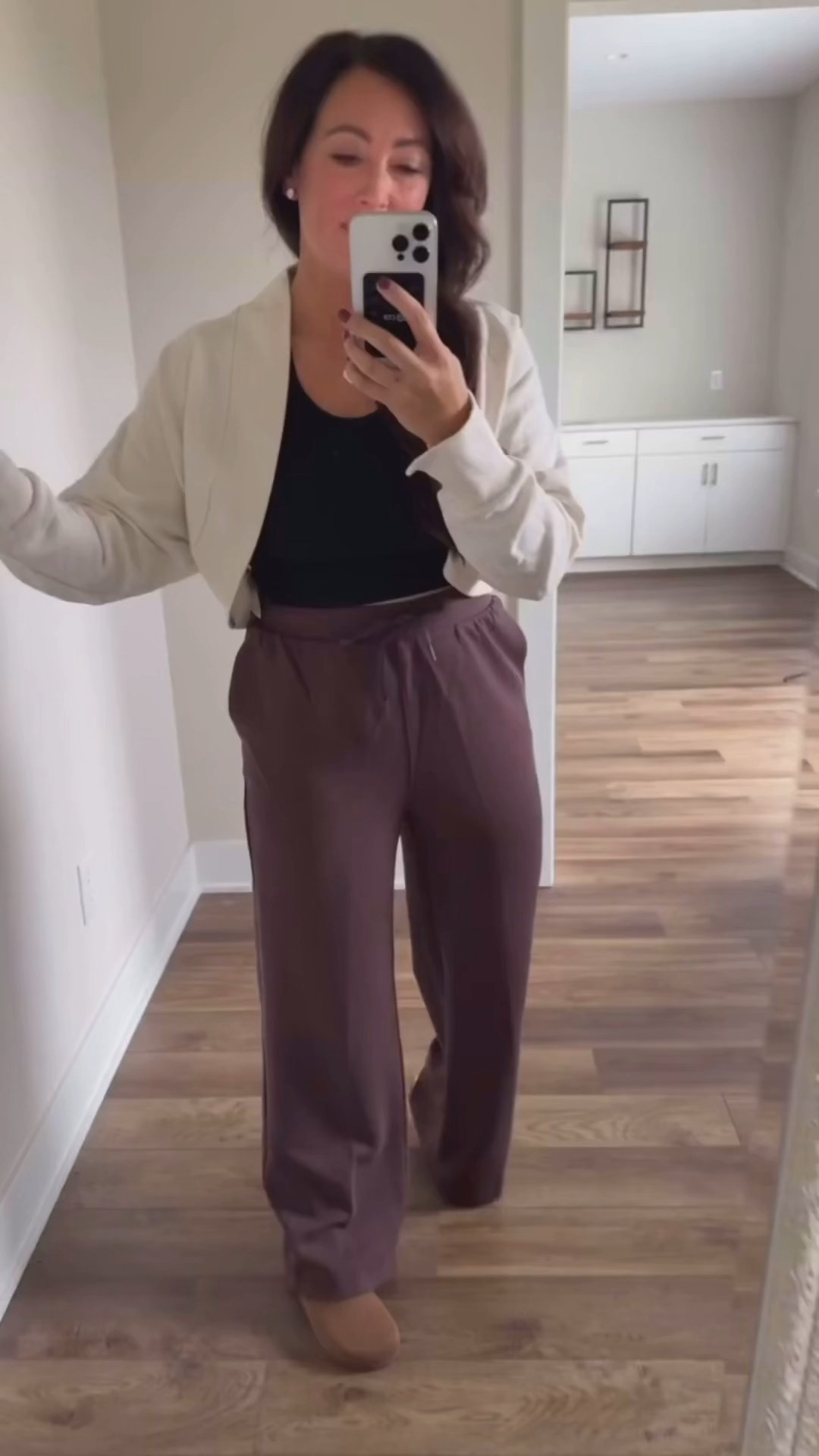 SALE ALERT 🚨 
• medium shrug
• m/l bralette 
• medium pants 
• size down in clogs 


#LTKSaleAlert #LTKHoliday #LTKSeasonal