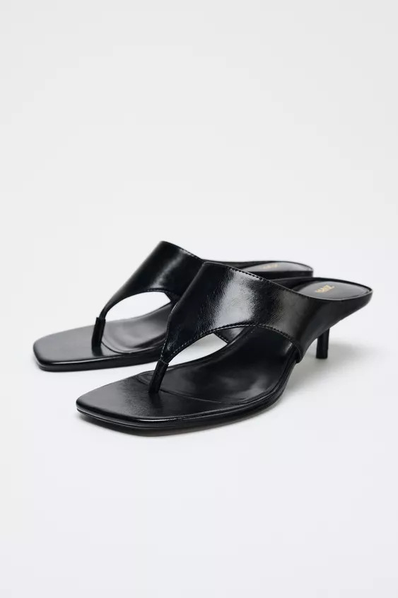 Heeled sandals with toe post. Stiletto heel. Square toe.Heel height: 5.2 cm / 2" | Zara UK