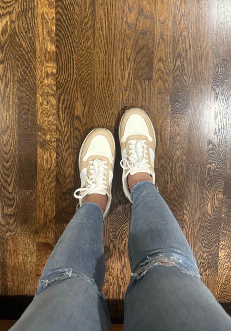 Neutral sneakers, Walmart finds

Super comfortable, true to size but if inbetween, size downn


#LTKshoecrush