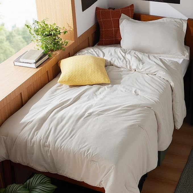 Bedsure Twin/Twin XL Comforter Set - Beige Soft Bedding for All Seasons, Cationic Dyed Bed Set, 2... | Amazon (US)