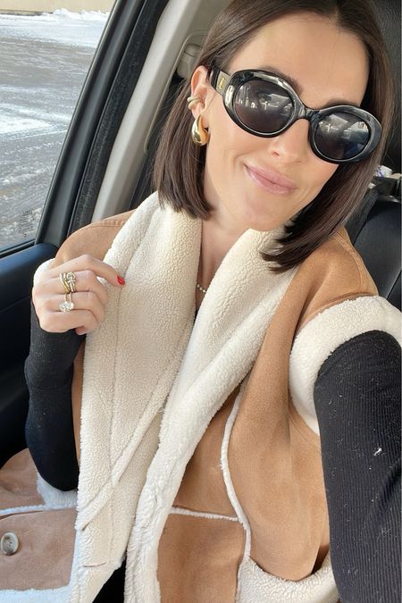 FASHION \ winter outfit with my favorite new shearling vest!

Amazon
Earrings
Sunglasses


#LTKfindsunder50 #LTKstyletip #LTKSeasonal