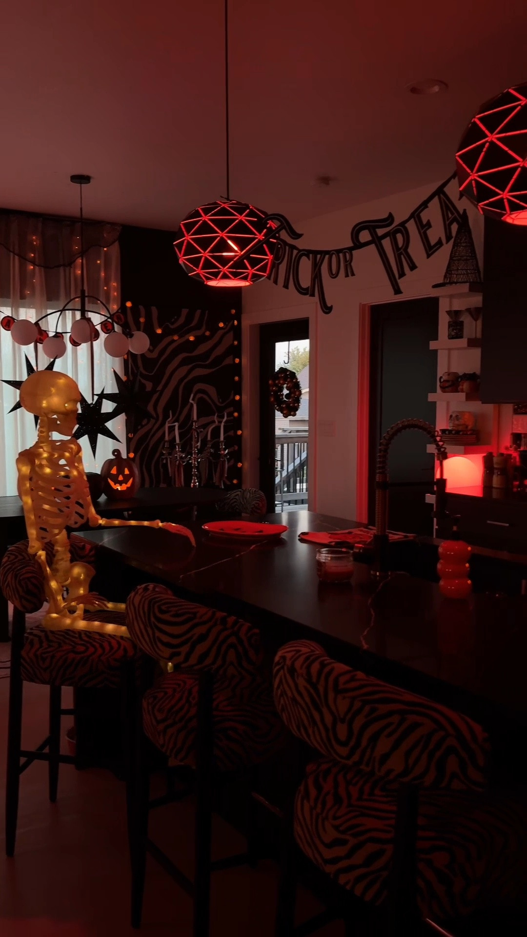 My 2026 Halloween! #halloween #halloweendecor #classyhalloween

#LTKSeasonal #LTKHome