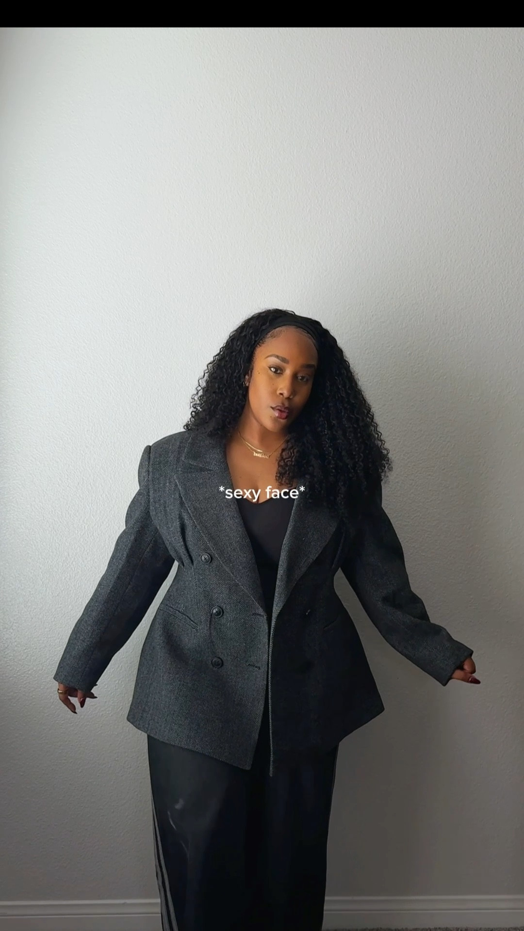 Oh mylanta!!!! Do you see this?? This KBB by KAHLANA blazer is everything! I could’ve sized down but it was gifted so I’m not complaining lol. The structure is great! I’m wearing a xxl bc i wasn’t sure on the fit but could def do a Large or XL for oversized. Love! 

#LTKPlusSize #LTKGiftGuide #LTKootd