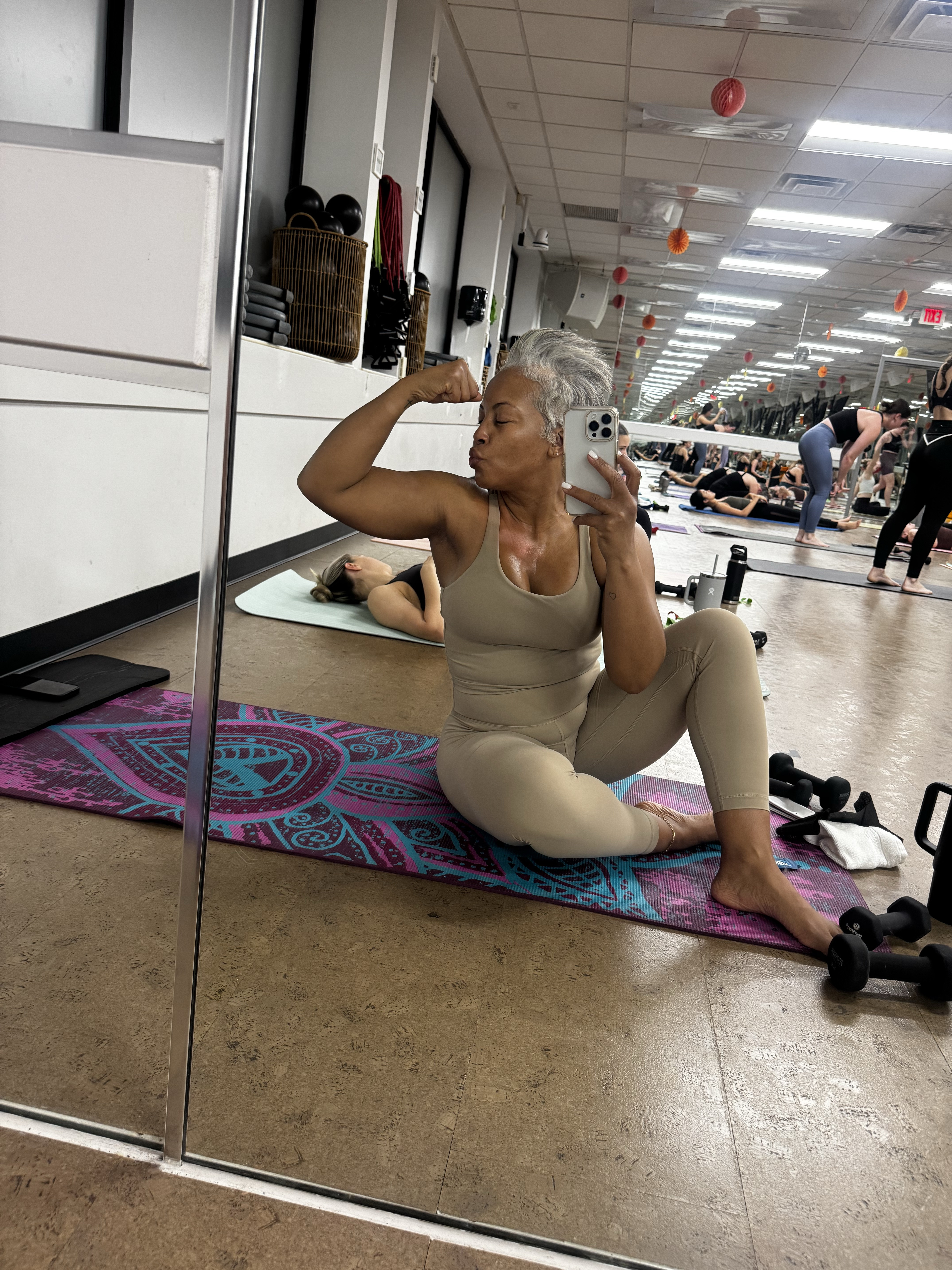 Be your own biggest fan! 💪🏽

For sizing reference: I'm 5'2 | 150lbs | ftts | wearing a small

Disclaimer: some items may be limited availability 😫 but tagging a few similar pieces and linking what’s available! 🫶🏽


#outfitinspo #flyageless  #silverhair #pixiecut #winterstyle #shorthairstyle #midlife #fashionover40 #stylereel #LTKStyle #ootd #outfitcheck #outfitdetail #fitcheck #fashionover40 #casualchic #fashionreelcreator #silverhair #whattowearnow #greyhair  #fitness #workout

#LTKOver40 #LTKFitness #LTKActive