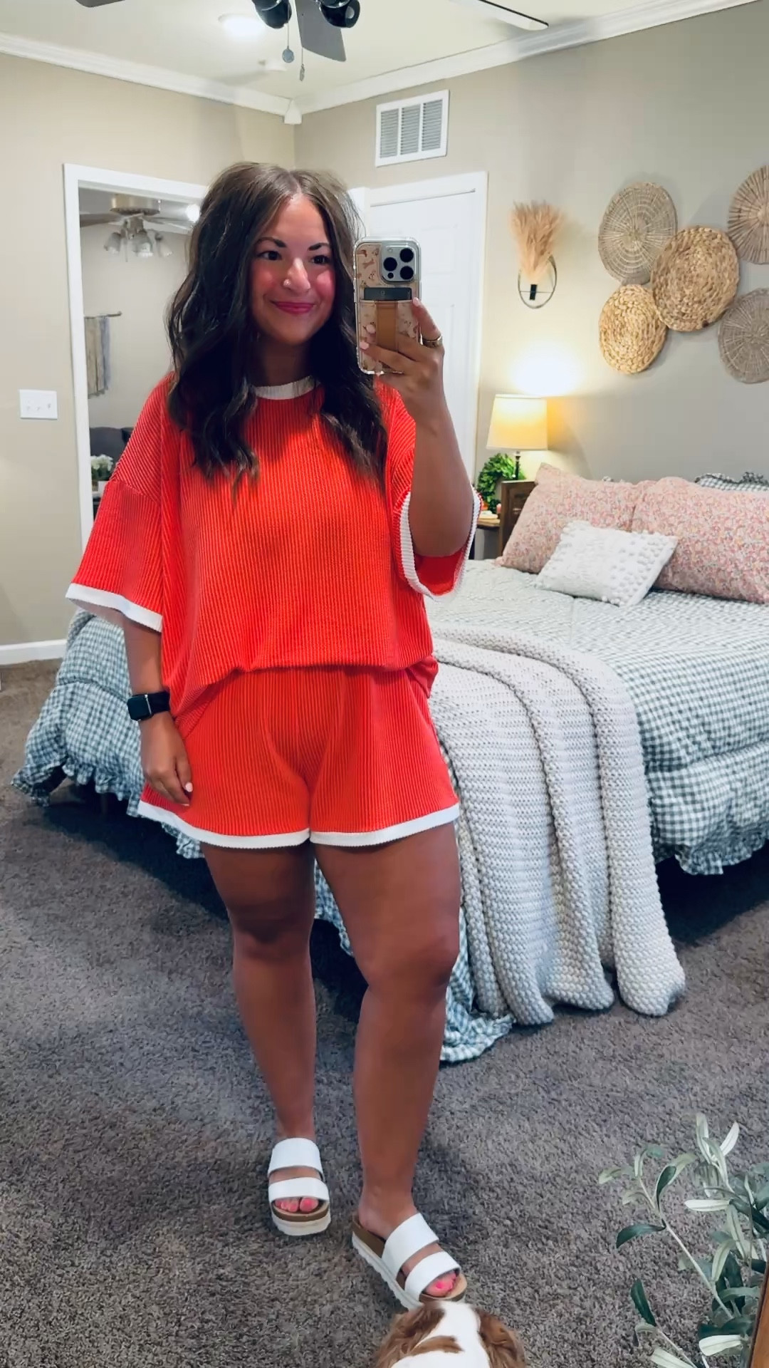 sandals: fit true to size // wearing a 5
set: fits true to size // wearing an XL