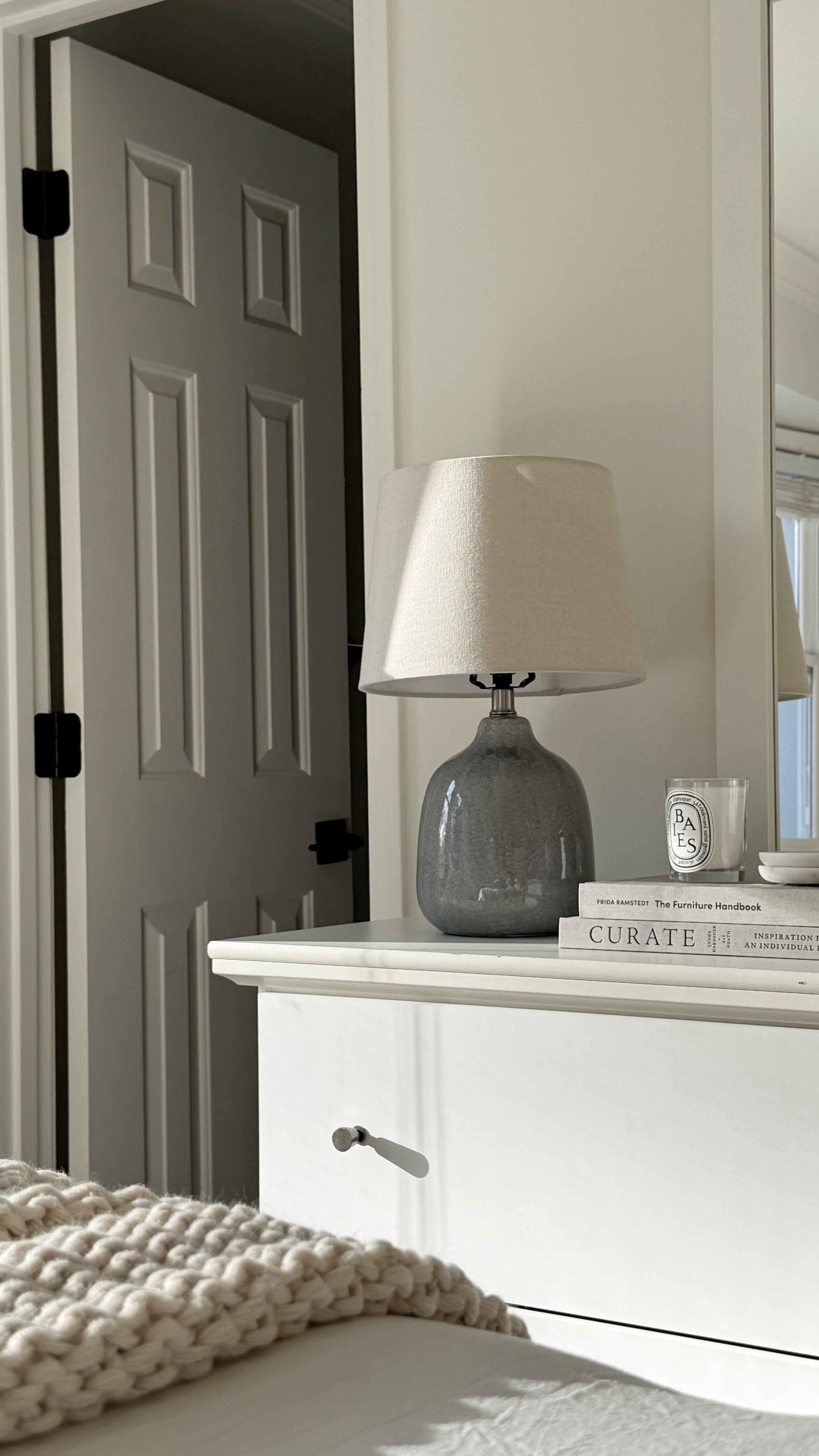 Some last minute guest bedroom inspo if you’re hosting for the holidays! 

Guest bedroom checklist: 
✔️cozy blankets & throws 
✔️ lamps for task lighting 
✔️ candles or diffusers for a signature scent 
✔️ books or magazines for browsing before bed 
✔️ shampoo, conditioner, body wash, etc. in the bathroom 

Did I miss anything!? What essentials do you like to add to your guest bedrooms?

Product links in bio! Follow for more home styling and decor tips ❤️ 

 #interior #interiordesign #interiordecor #interiorstyling #bedroomremodel #bedroomdecor #bedroominspo #guestbedroom #guestbedroomdecor