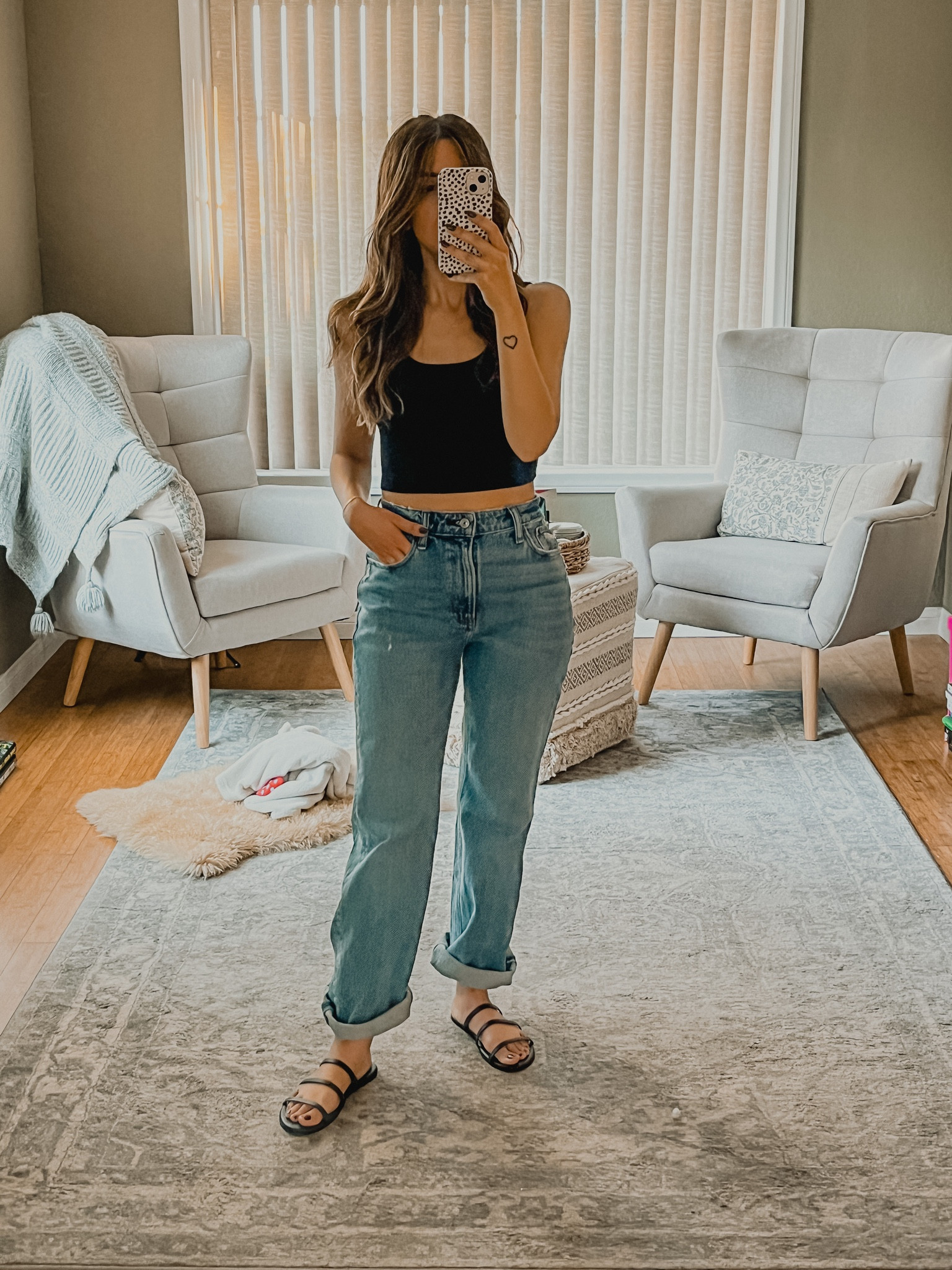OOTD: wearing the beloved 90s slouch jeans from Abercrombie 👖 

#abercrombie 