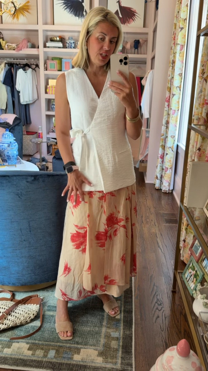 Loving these new pieces from Kohl’s! I feel so fabulous in this outfit! Totally mixing these pieces with all the things! 
Top - xs 
Skirt - small
Shoes - 8 tts

#LTKdayinmylife #LTKmomlife #LTKootd