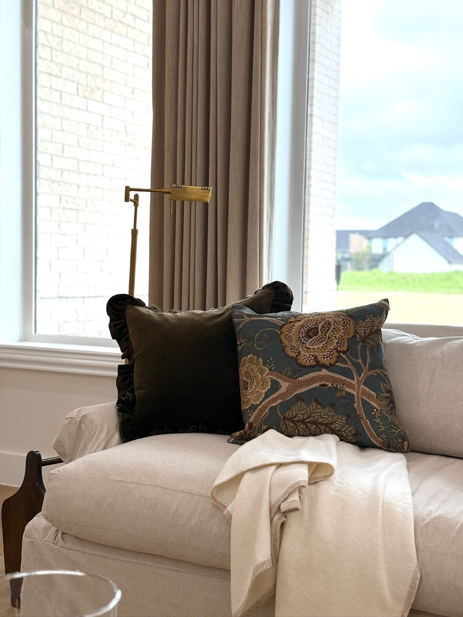 Spring pillow styling!

spring living room, spring finds, neutral living room, european inspired living room

#LTKSeasonal #LTKHome