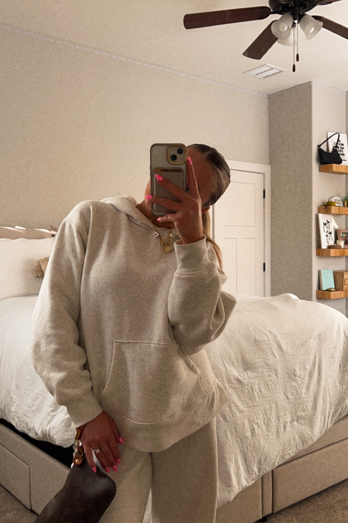 Perfect SweatSet 👜☕️🧸🧦

#LTKFindsUnder100 #LTKStyleTip