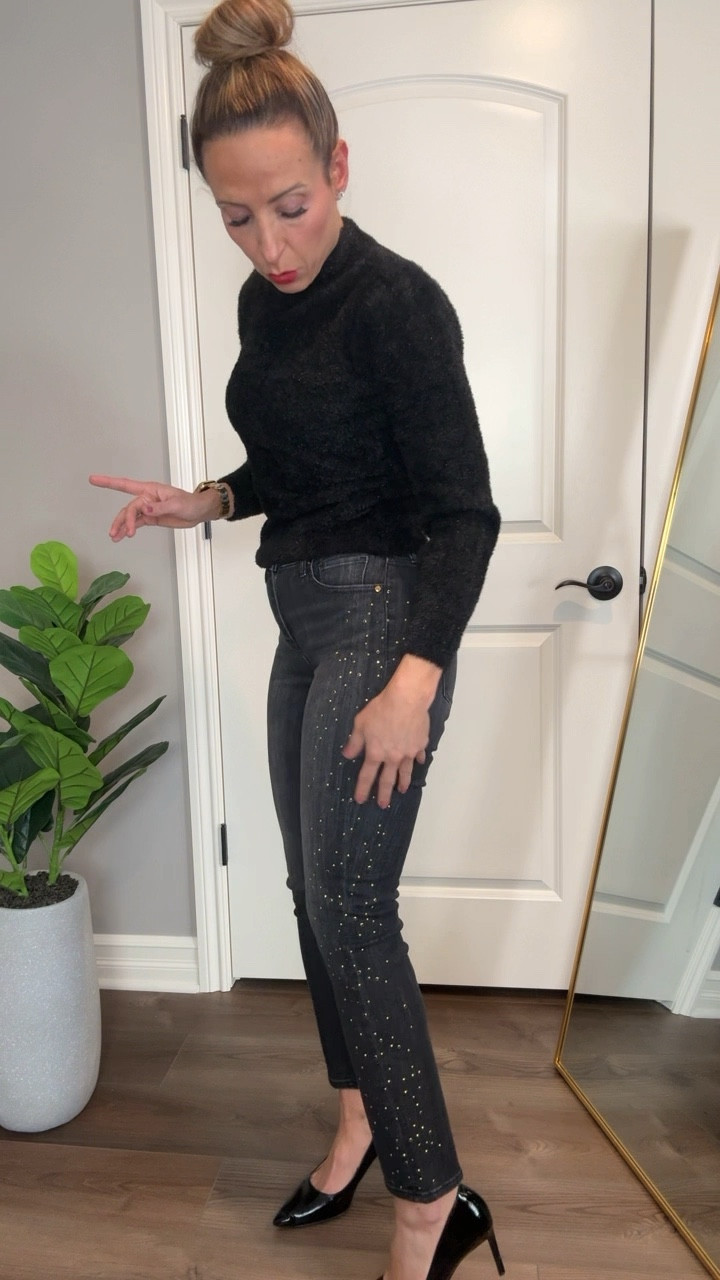 Don’t love all the silver but still want to sparkle?! ✨ check out this adorable outfit… featuring these embellished jeans in black tinsel sweater! 

#sparklewithsofia #holidaysparkle #holidayfit #holidayjeans #party #christmasoutfitideas #xmasparty @whbm #findyourpeak

#LTKHoliday #LTKSaleAlert #LTKStyleTip
