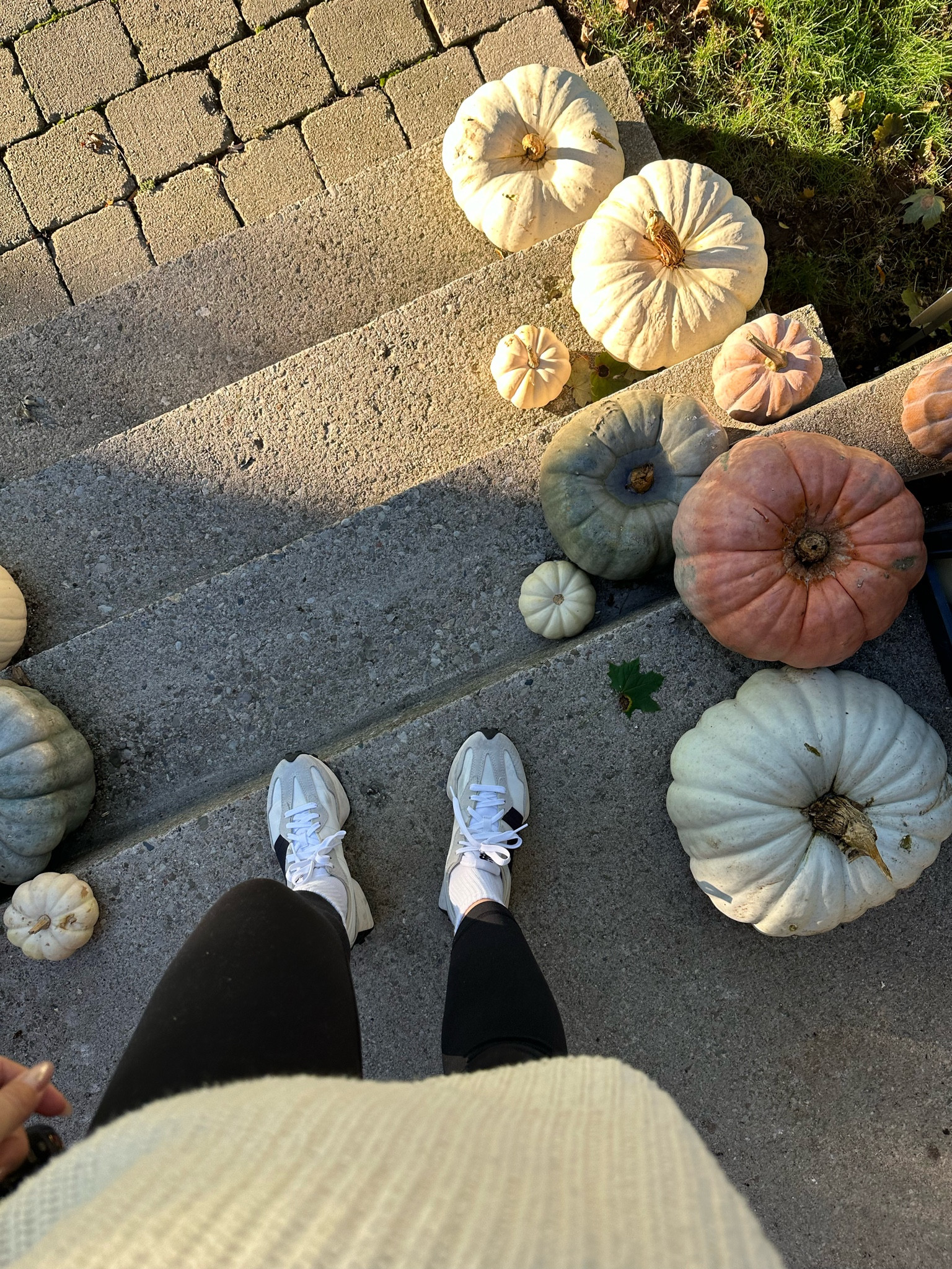 Fall weather 

#LTKmaternity #LTKautumn