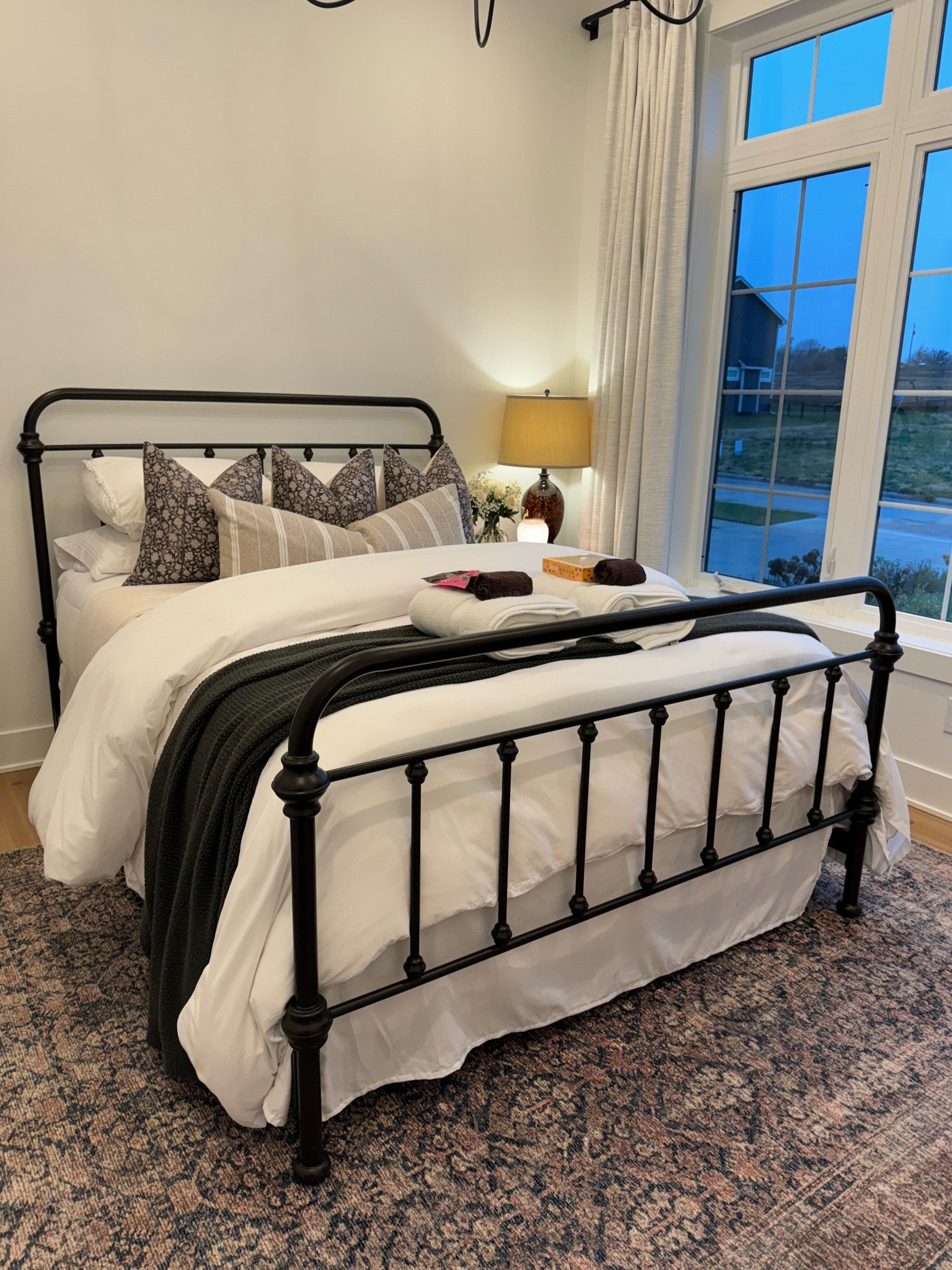 Guest room bedroom links!
Rugs, wrought iron bed, floral quilts, floral pillows

#LTKHome